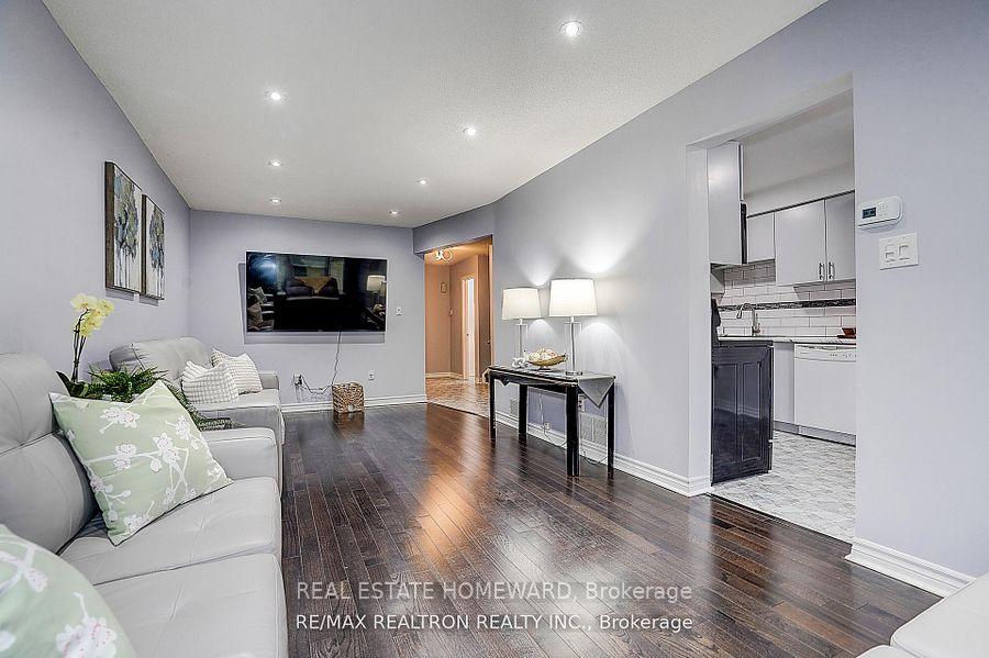 Photo 4 of 51 Steepleview Crescent, Richmond Hill, North Richvale — HOMEH
