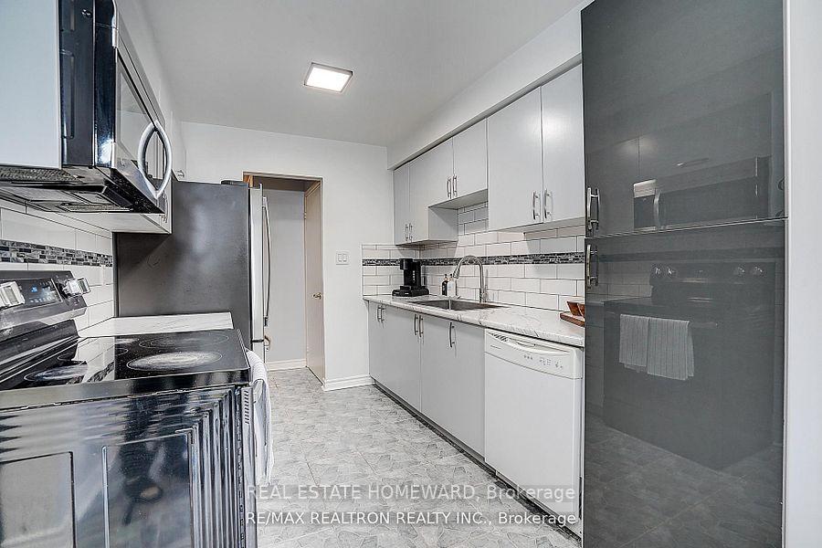 Photo 3 of 51 Steepleview Crescent, Richmond Hill, North Richvale — HOMEH