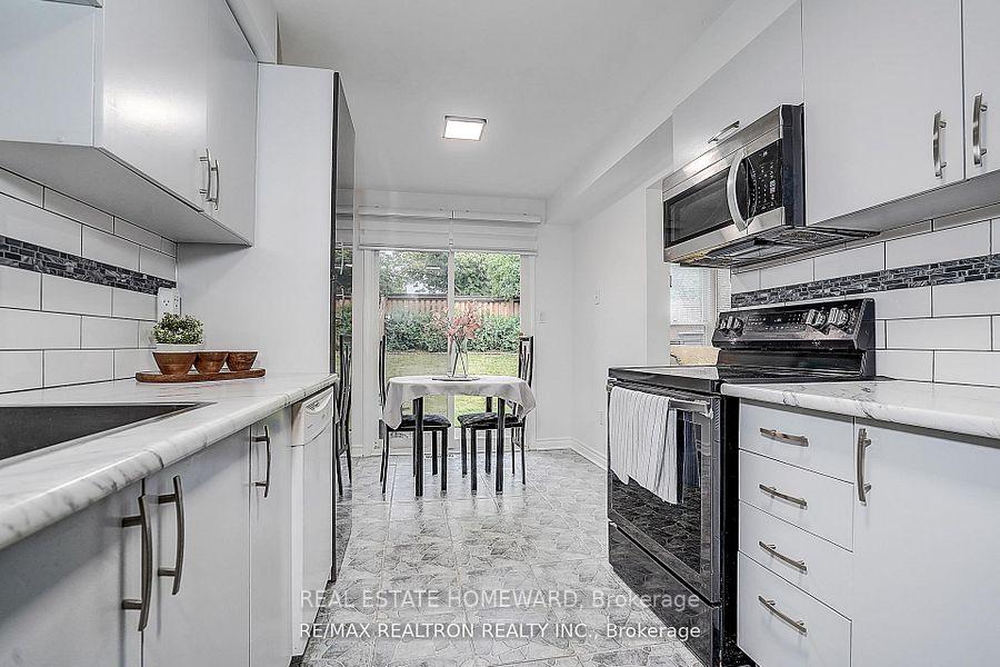 Photo 13 of 51 Steepleview Crescent, Richmond Hill, North Richvale — HOMEH