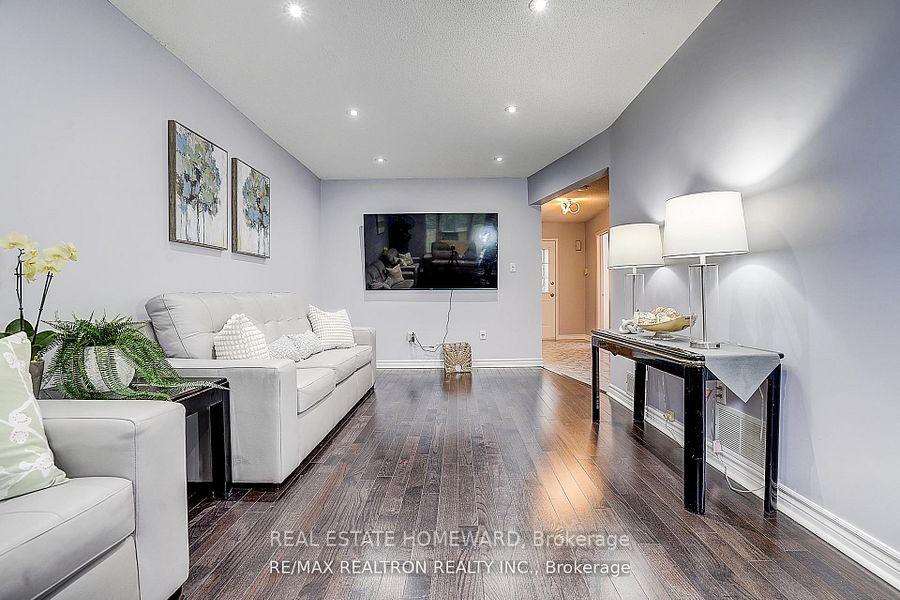 Photo 15 of 51 Steepleview Crescent, Richmond Hill, North Richvale — HOMEH