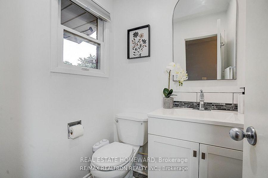 Photo 31 of 51 Steepleview Crescent, Richmond Hill, North Richvale — HOMEH