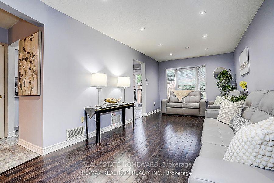 Photo 33 of 51 Steepleview Crescent, Richmond Hill, North Richvale — HOMEH