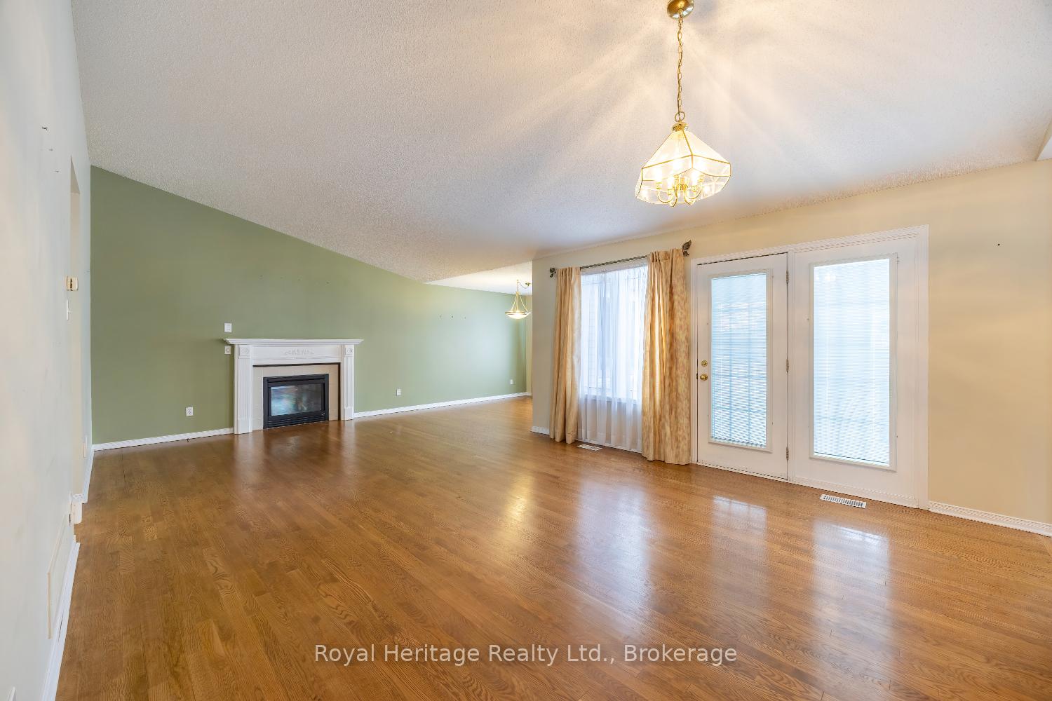 Photo 5 of 118 Bluffs Road, Clarington, Newcastle — HOMEH