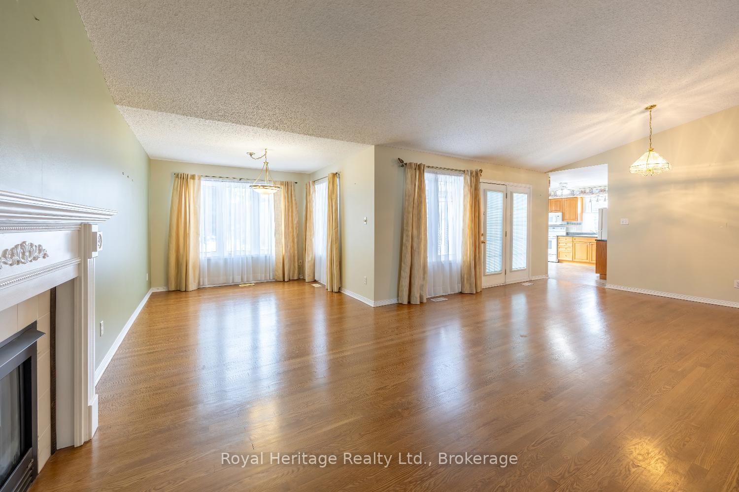 Photo 7 of 118 Bluffs Road, Clarington, Newcastle — HOMEH