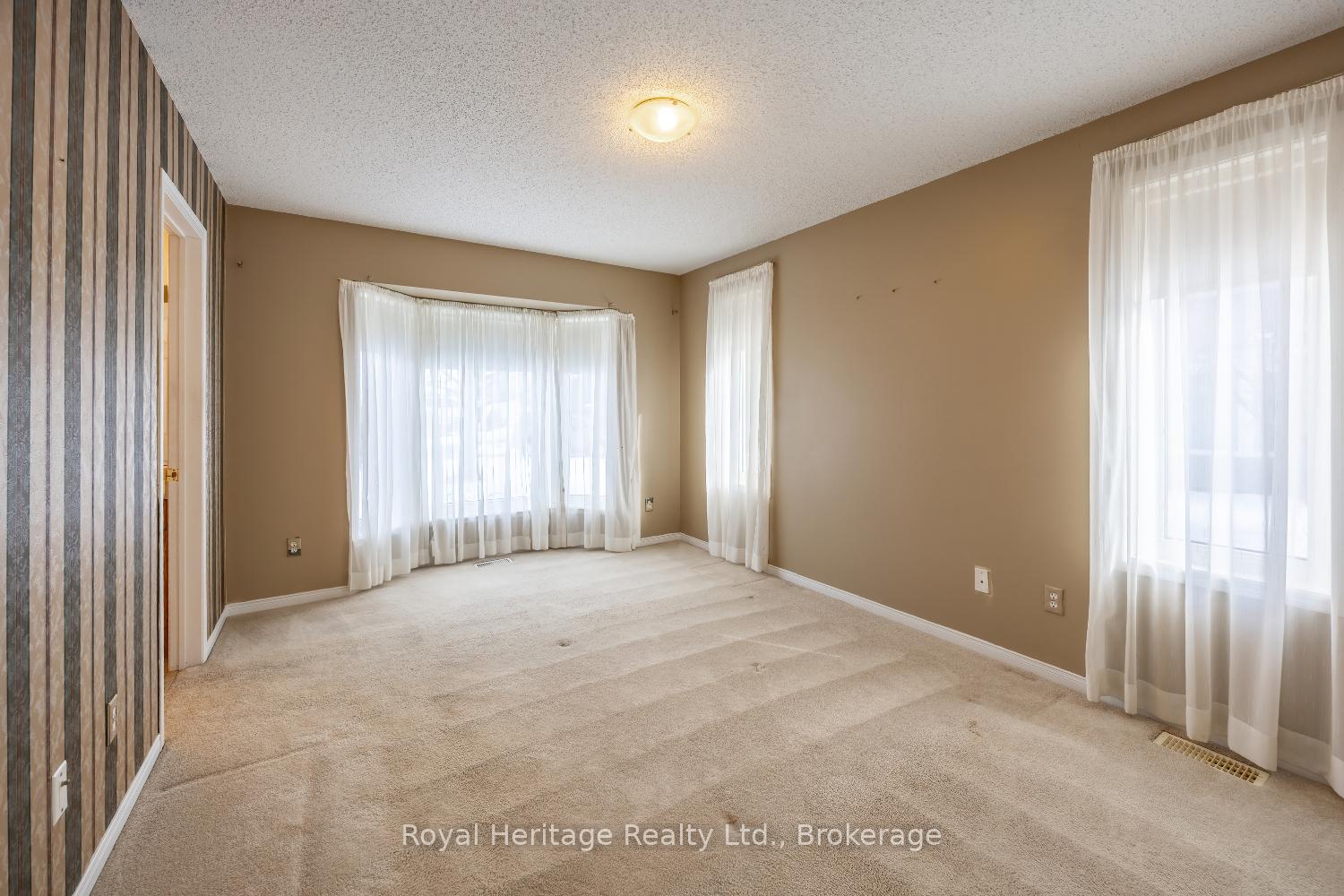 Photo 16 of 118 Bluffs Road, Clarington, Newcastle — HOMEH
