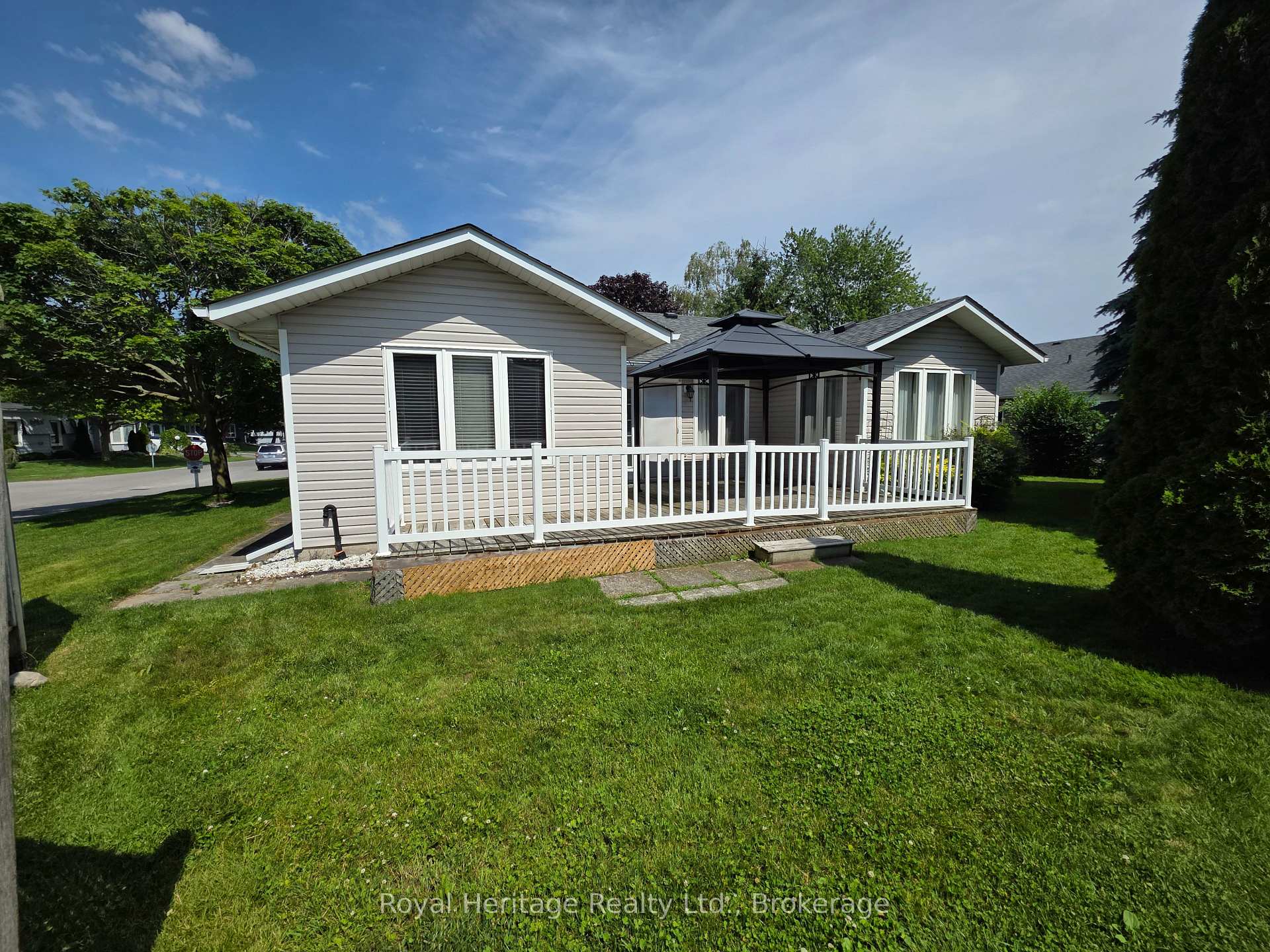 Photo 25 of 118 Bluffs Road, Clarington, Newcastle — HOMEH