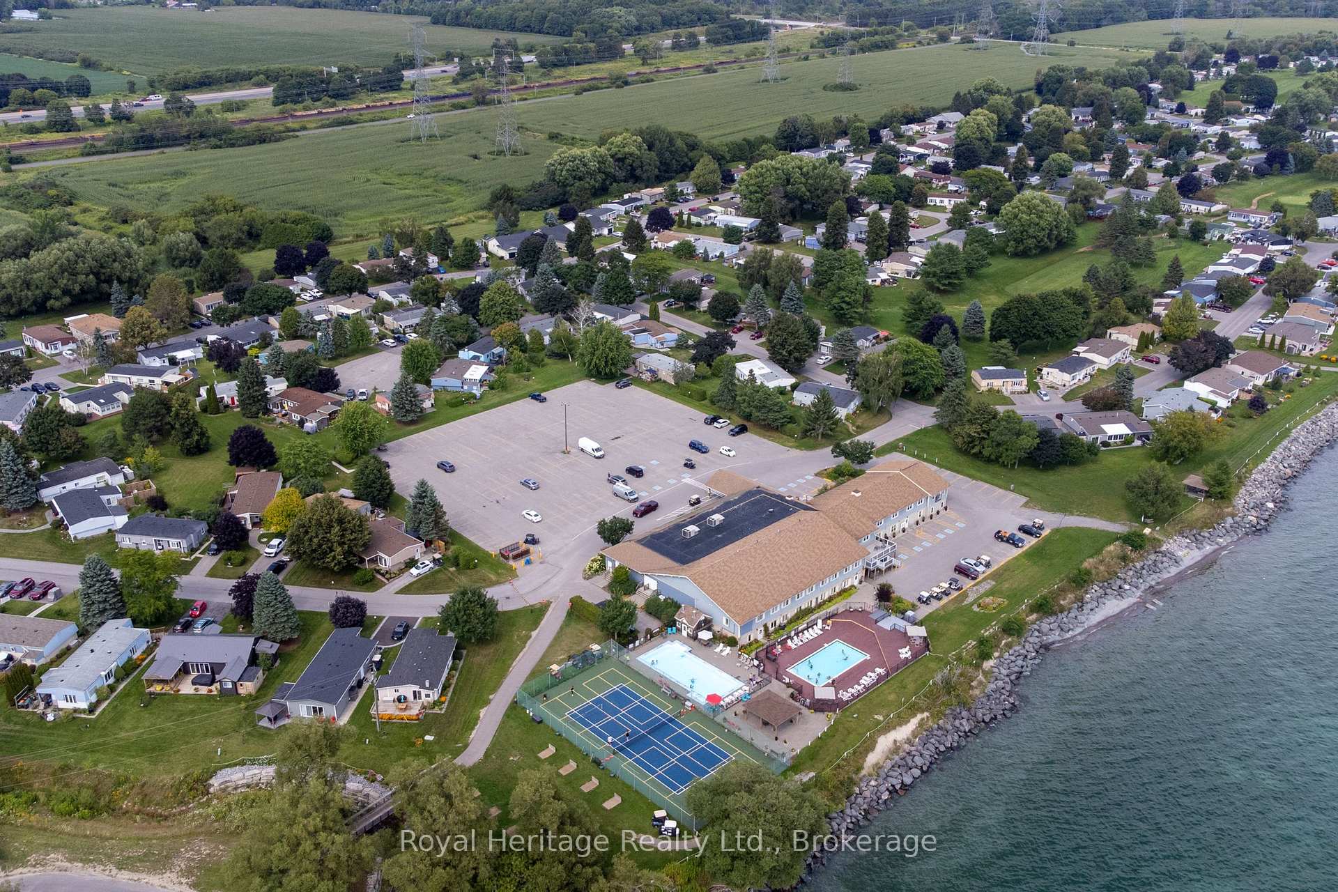 Photo 32 of 118 Bluffs Road, Clarington, Newcastle — HOMEH