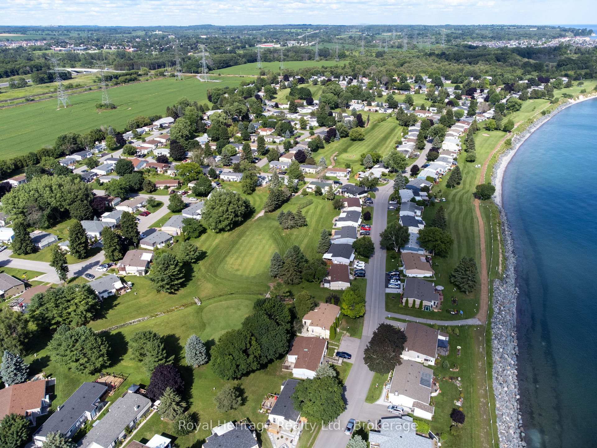 Photo 33 of 118 Bluffs Road, Clarington, Newcastle — HOMEH