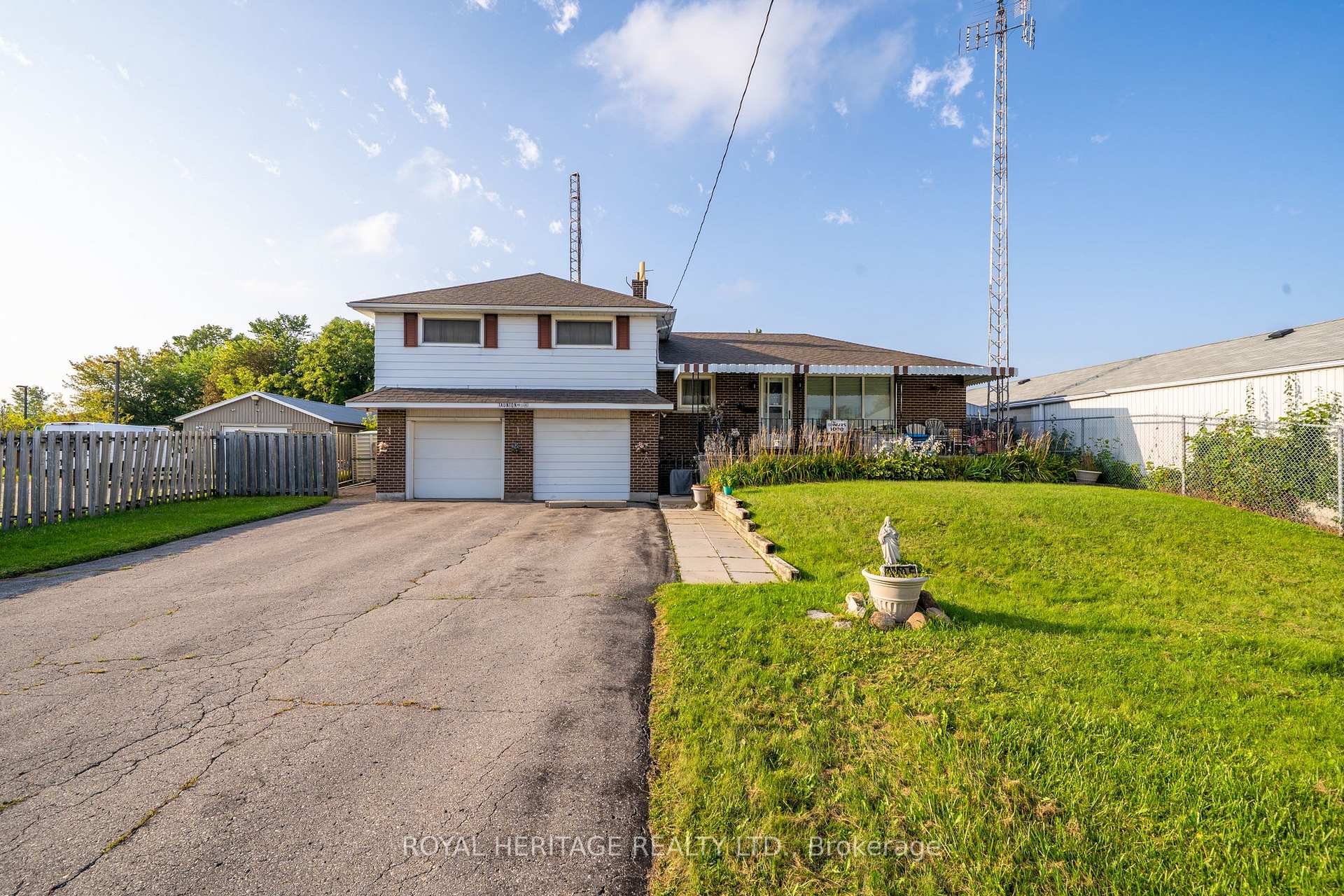 Photo 1 of 1000 Taunton Road E, Whitby, Taunton North — HOMEH
