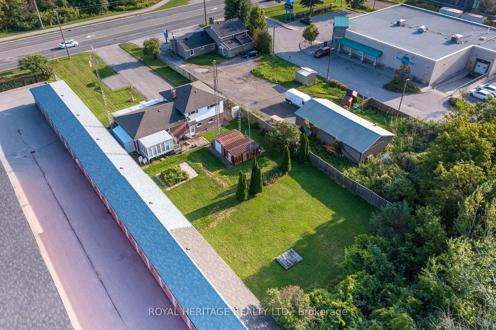 Photo 9 of 1000 Taunton Road E, Whitby, Taunton North — HOMEH