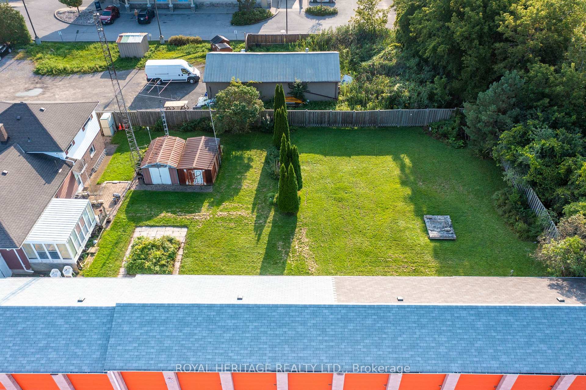 Photo 15 of 1000 Taunton Road E, Whitby, Taunton North — HOMEH
