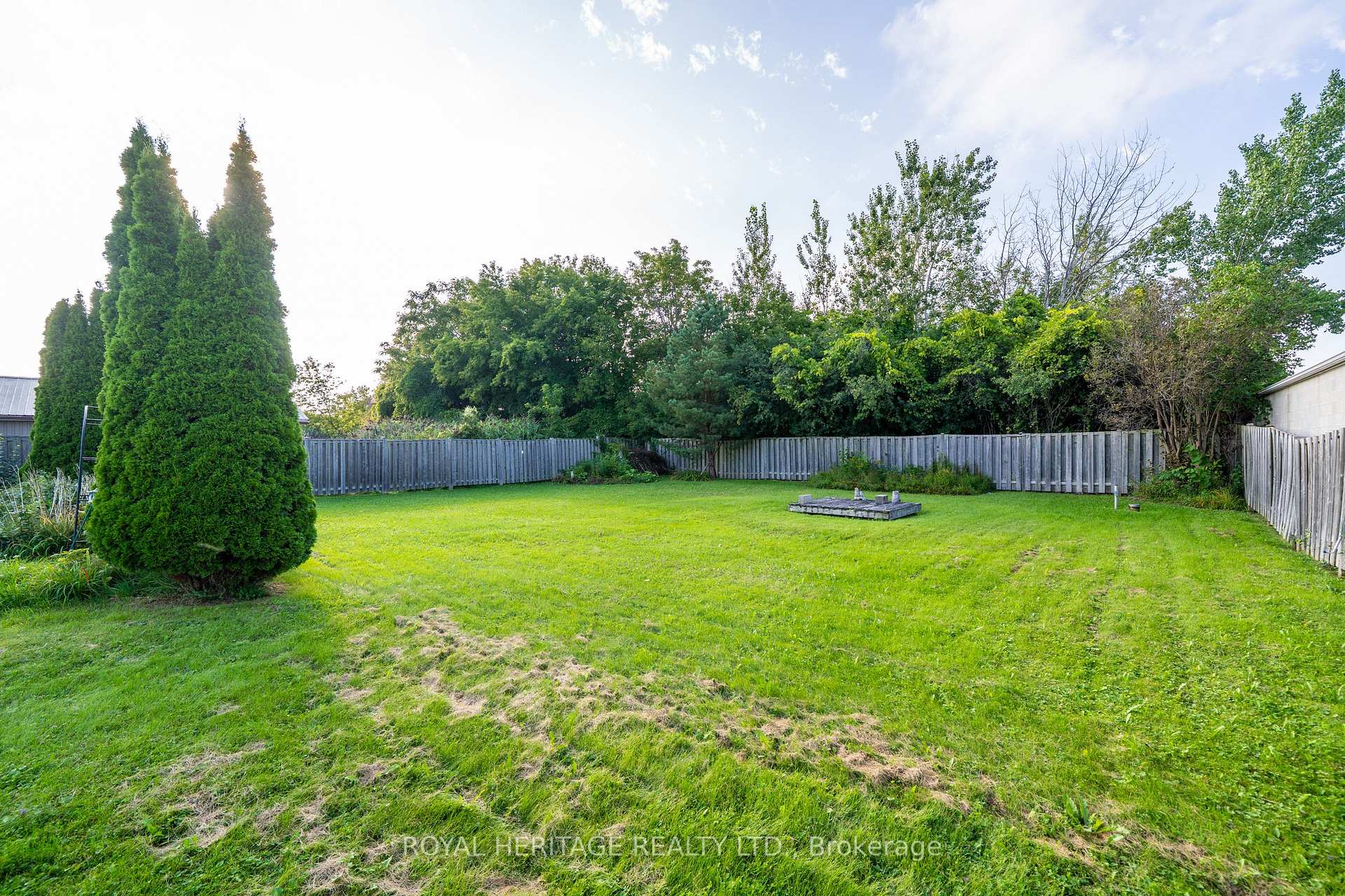 Photo 23 of 1000 Taunton Road E, Whitby, Taunton North — HOMEH