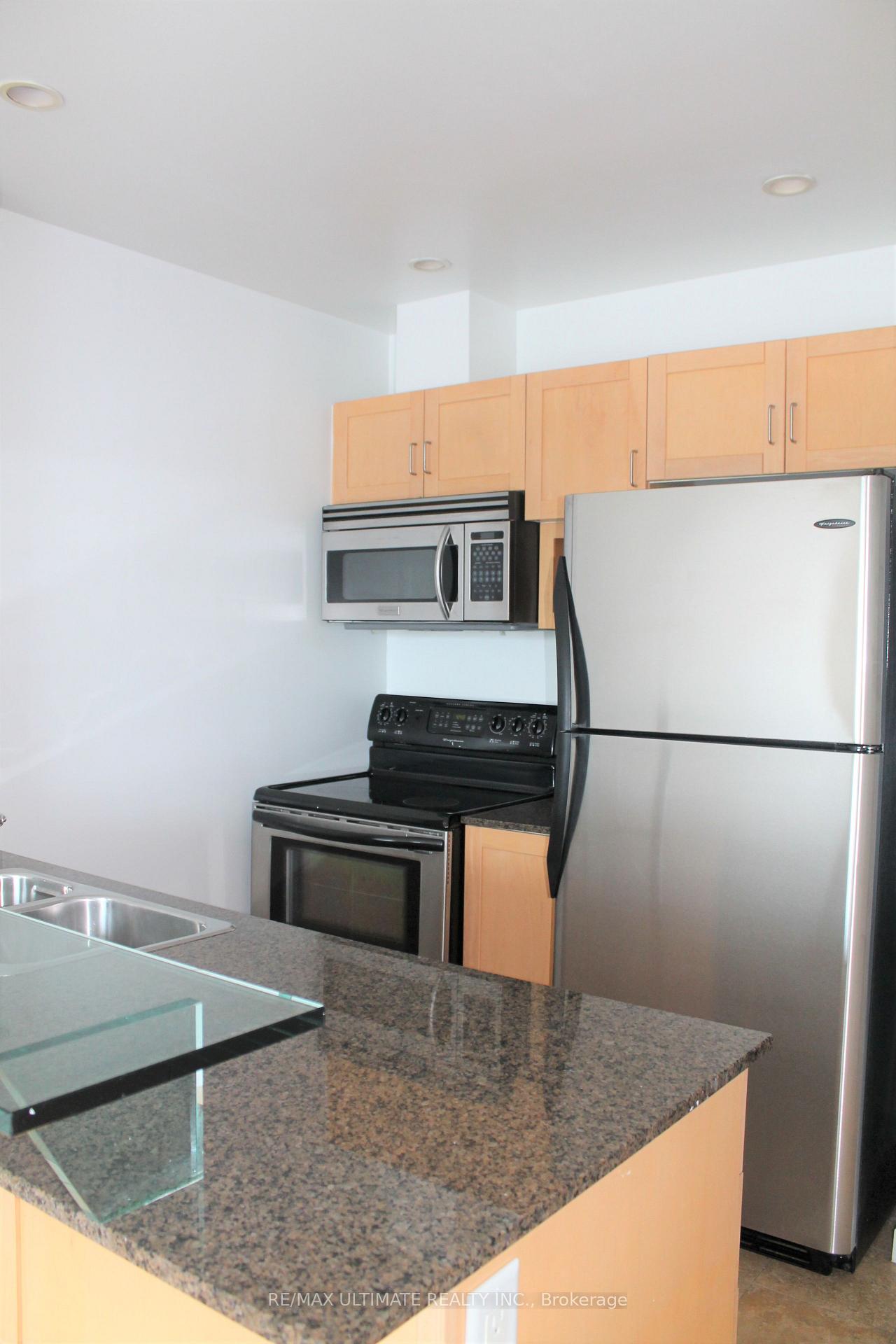 Photo 2 of Unit 307, 218 Queens Quay W, Toronto, Waterfront Communities — HOMEH