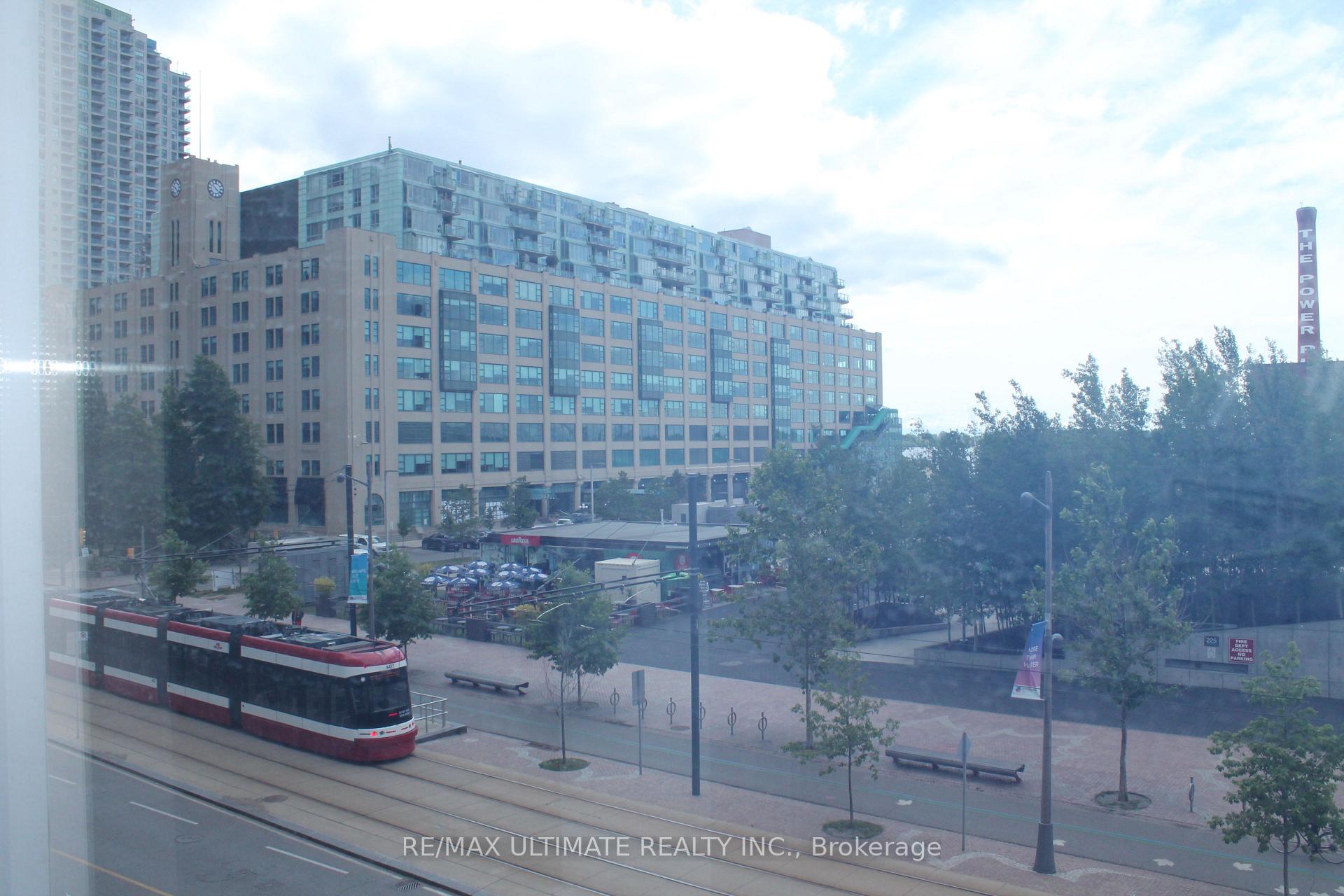 Photo 4 of Unit 307, 218 Queens Quay W, Toronto, Waterfront Communities — HOMEH