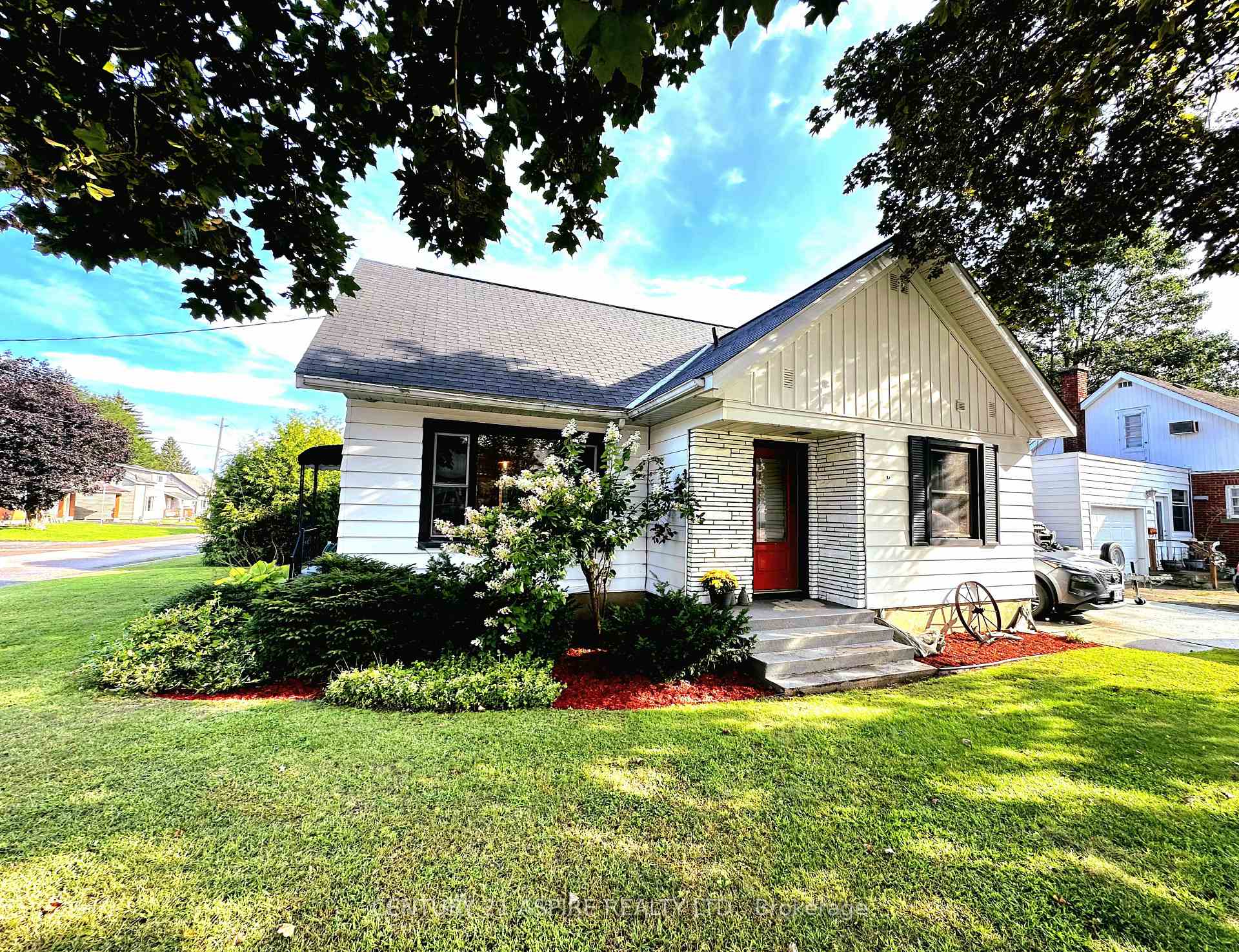 Photo 1 of 621 Bruham Avenue, Laurentian Valley, Laurentian Valley — HOMEH
