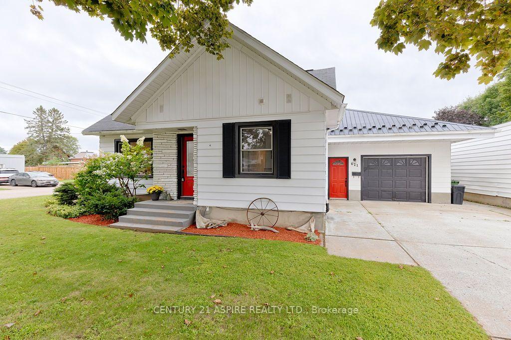Photo 2 of 621 Bruham Avenue, Laurentian Valley, Laurentian Valley — HOMEH