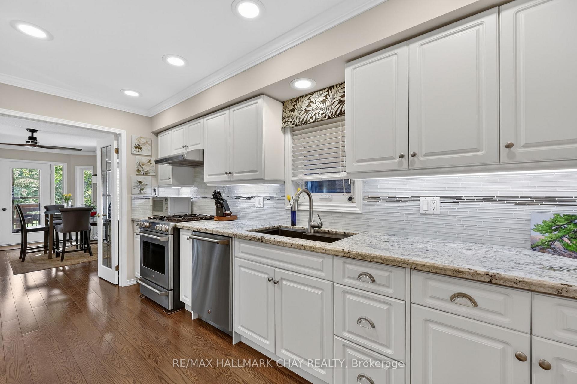 Photo 4 of Unit 3, 174 Green Briar Road, New Tecumseth, Alliston — HOMEH