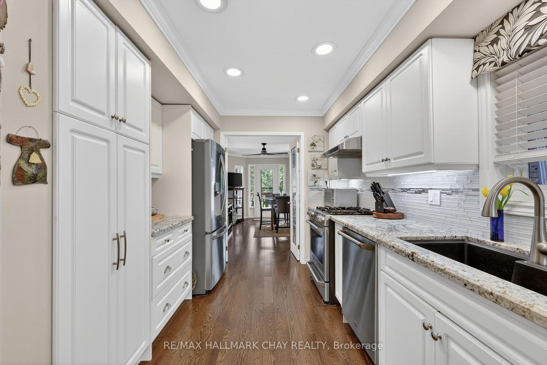 Photo 5 of Unit 3, 174 Green Briar Road, New Tecumseth, Alliston — HOMEH