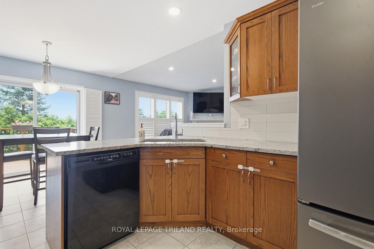 Photo 14 of 1731 Fiddlehead Place, London, North R — HOMEH