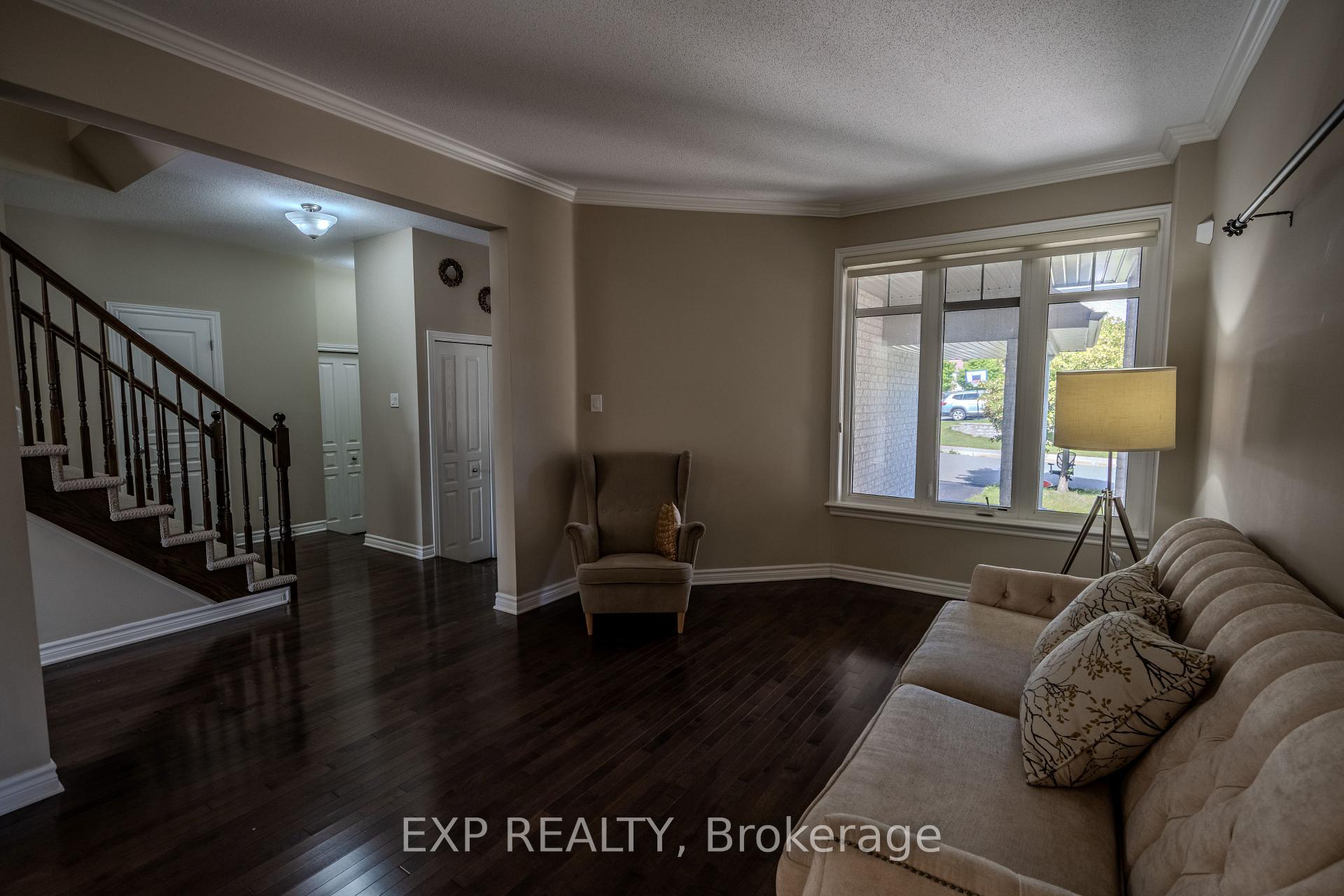 Photo 5 of 845 Contour Street, Ottawa, Mer Bleue/Bradley Estates/Anderson Park — HOMEH