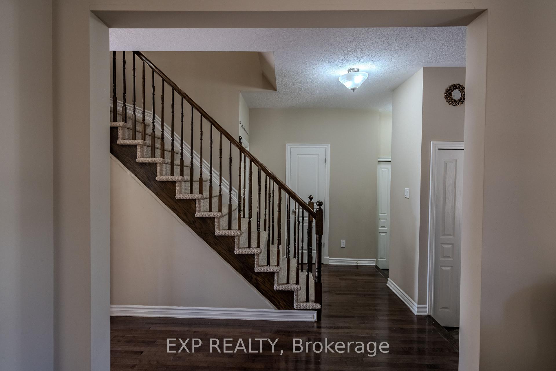 Photo 6 of 845 Contour Street, Ottawa, Mer Bleue/Bradley Estates/Anderson Park — HOMEH