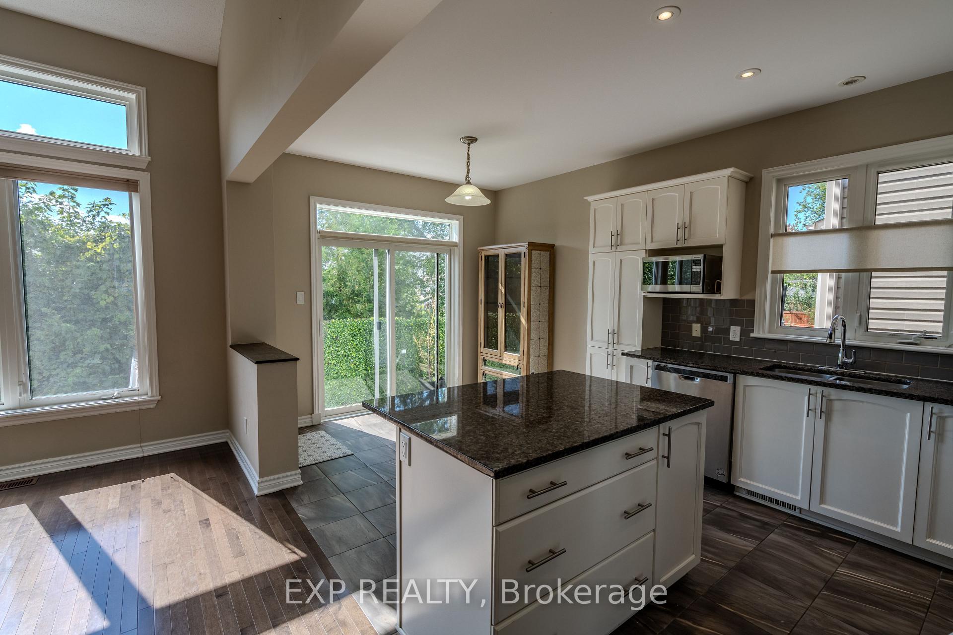 Photo 10 of 845 Contour Street, Ottawa, Mer Bleue/Bradley Estates/Anderson Park — HOMEH