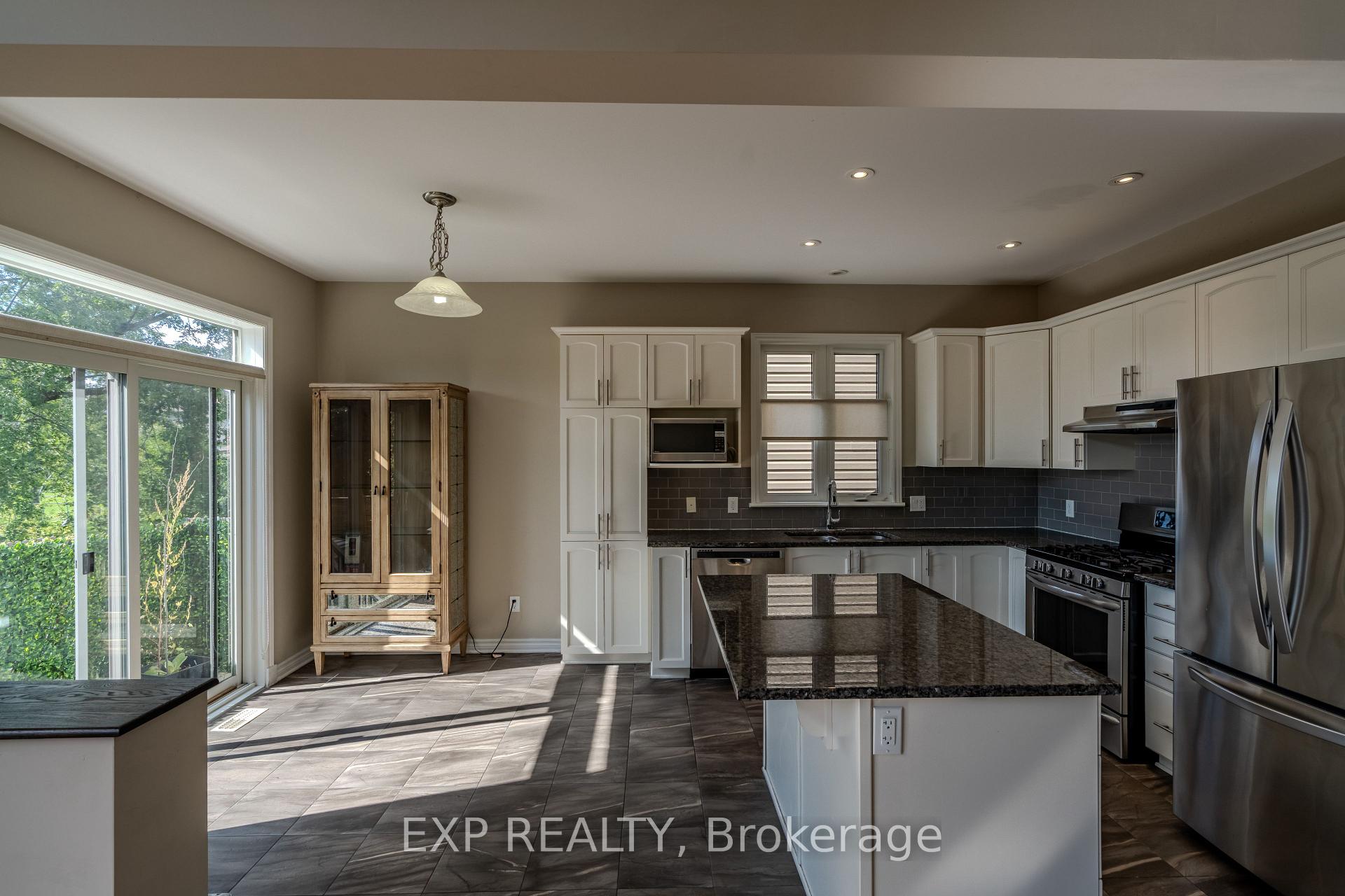 Photo 12 of 845 Contour Street, Ottawa, Mer Bleue/Bradley Estates/Anderson Park — HOMEH