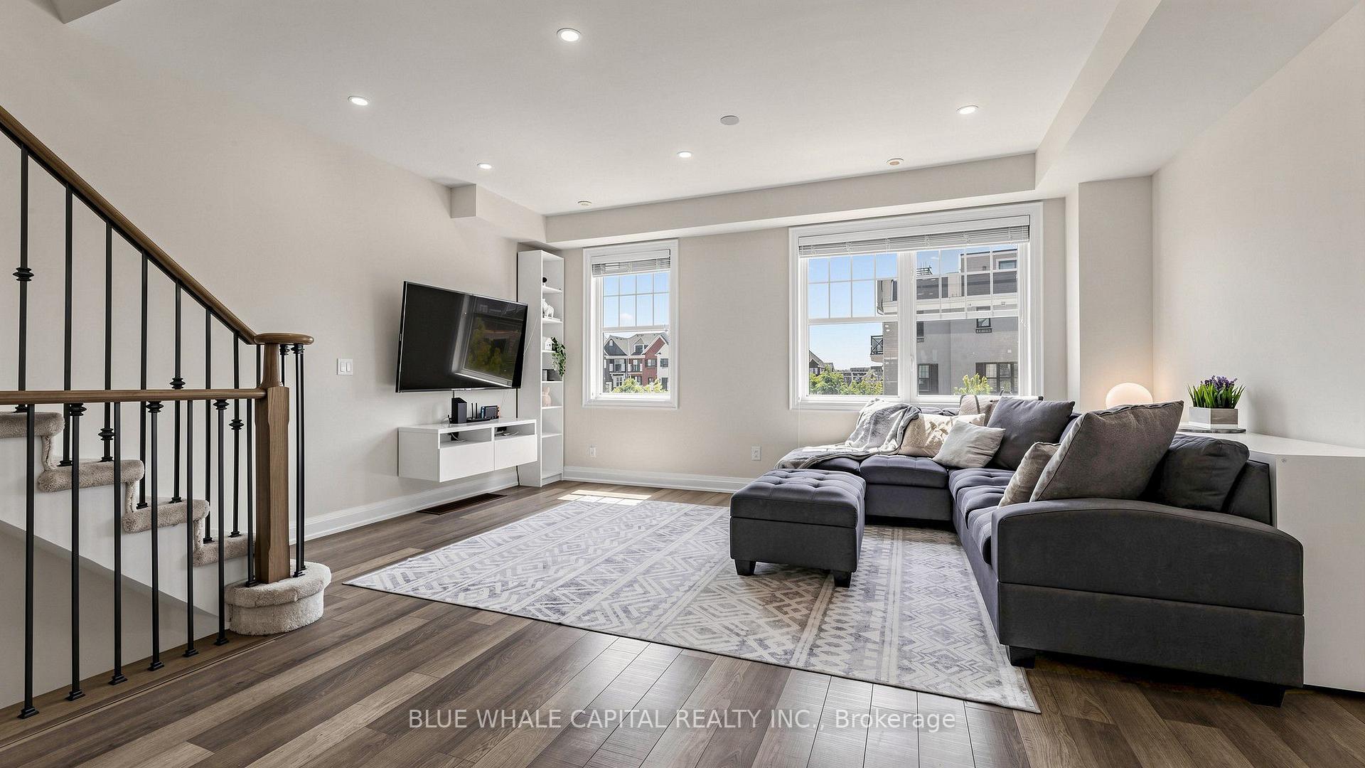 Photo 6 of 5 Boadway Crescent, Whitchurch-Stouffville, Stouffville — HOMEH