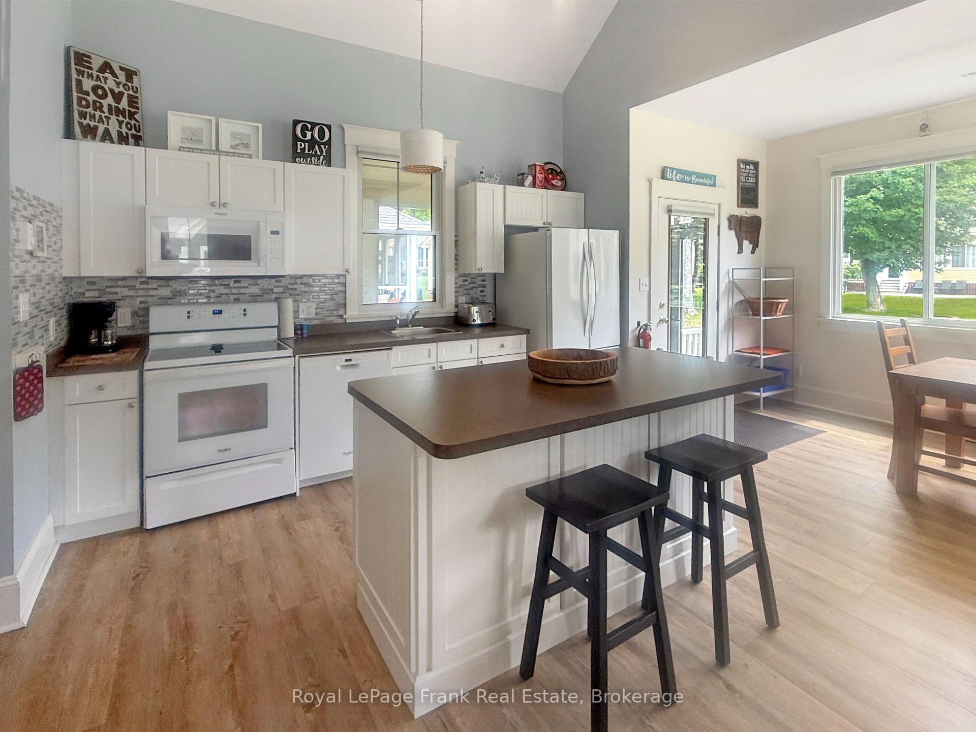Photo 11 of Unit 219, 11 Hollow Lane, Prince Edward County, Athol Ward — HOMEH