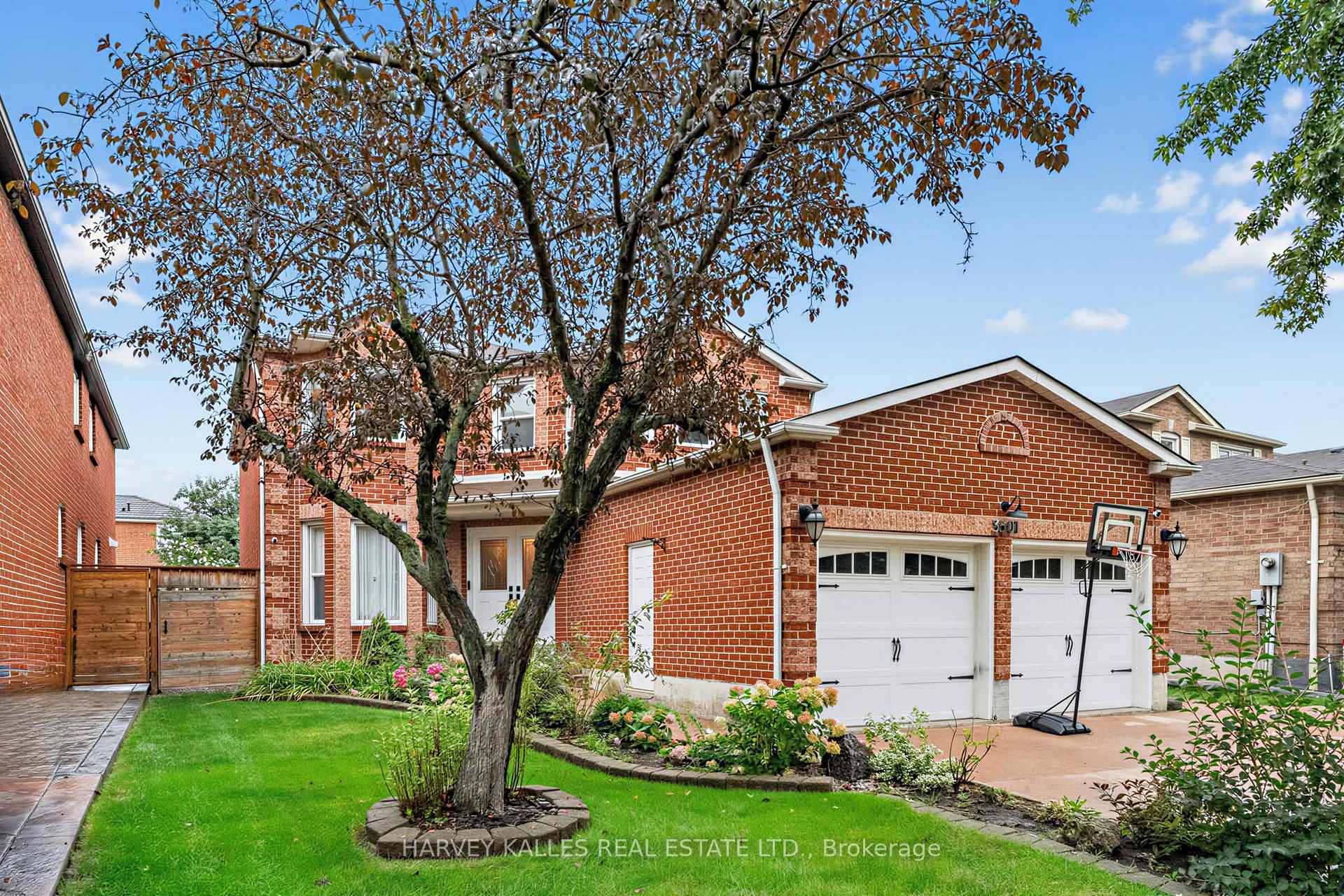 Photo 2 of 3501 Copernicus Drive, Mississauga, Fairview — HOMEH