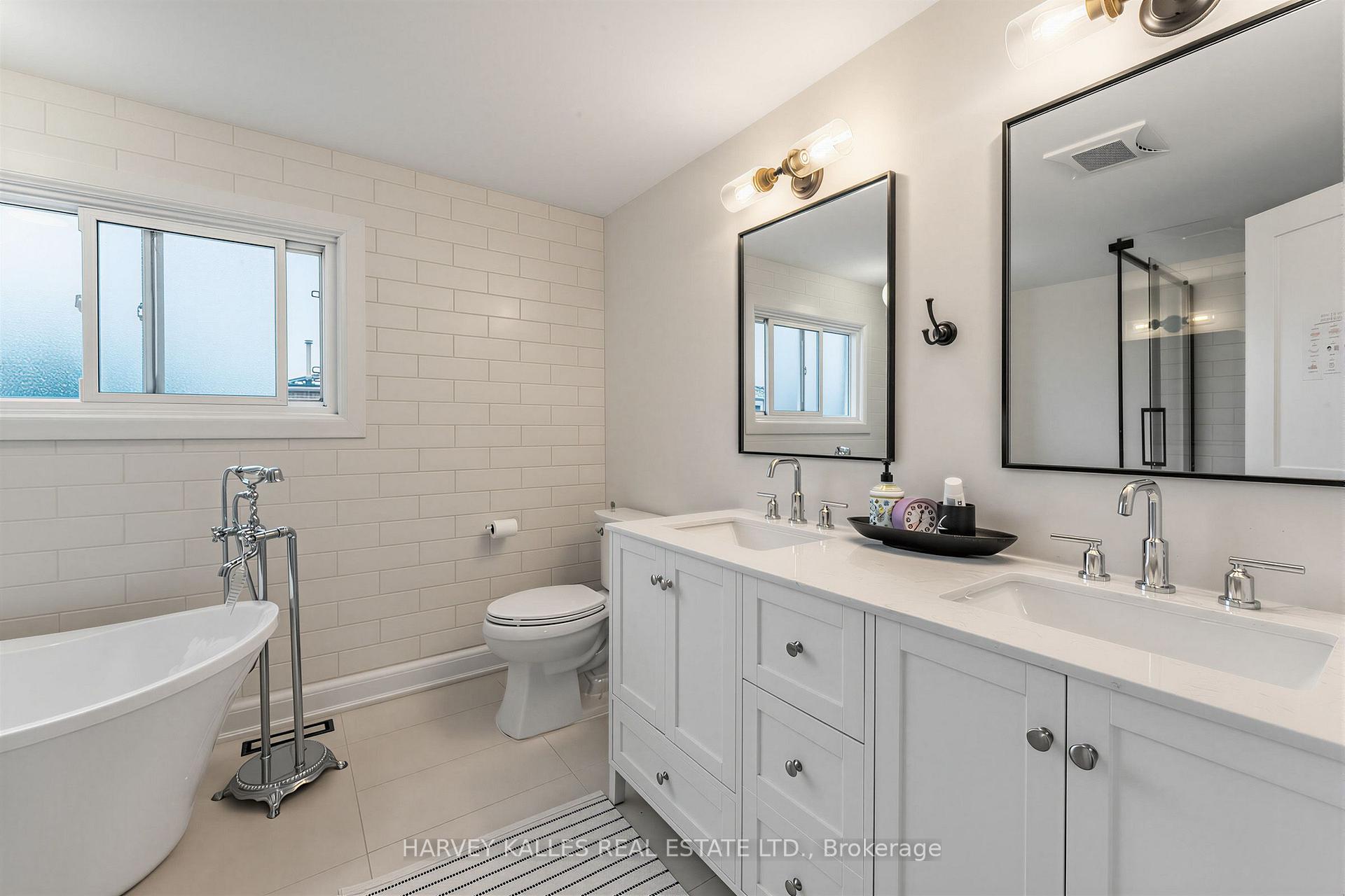 Photo 23 of 3501 Copernicus Drive, Mississauga, Fairview — HOMEH