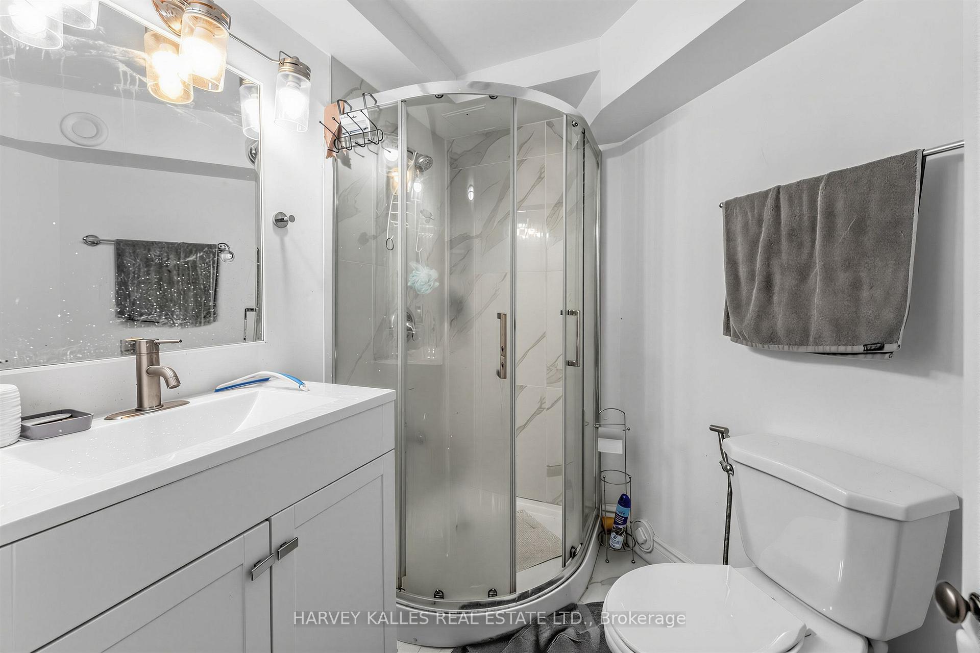 Photo 37 of 3501 Copernicus Drive, Mississauga, Fairview — HOMEH