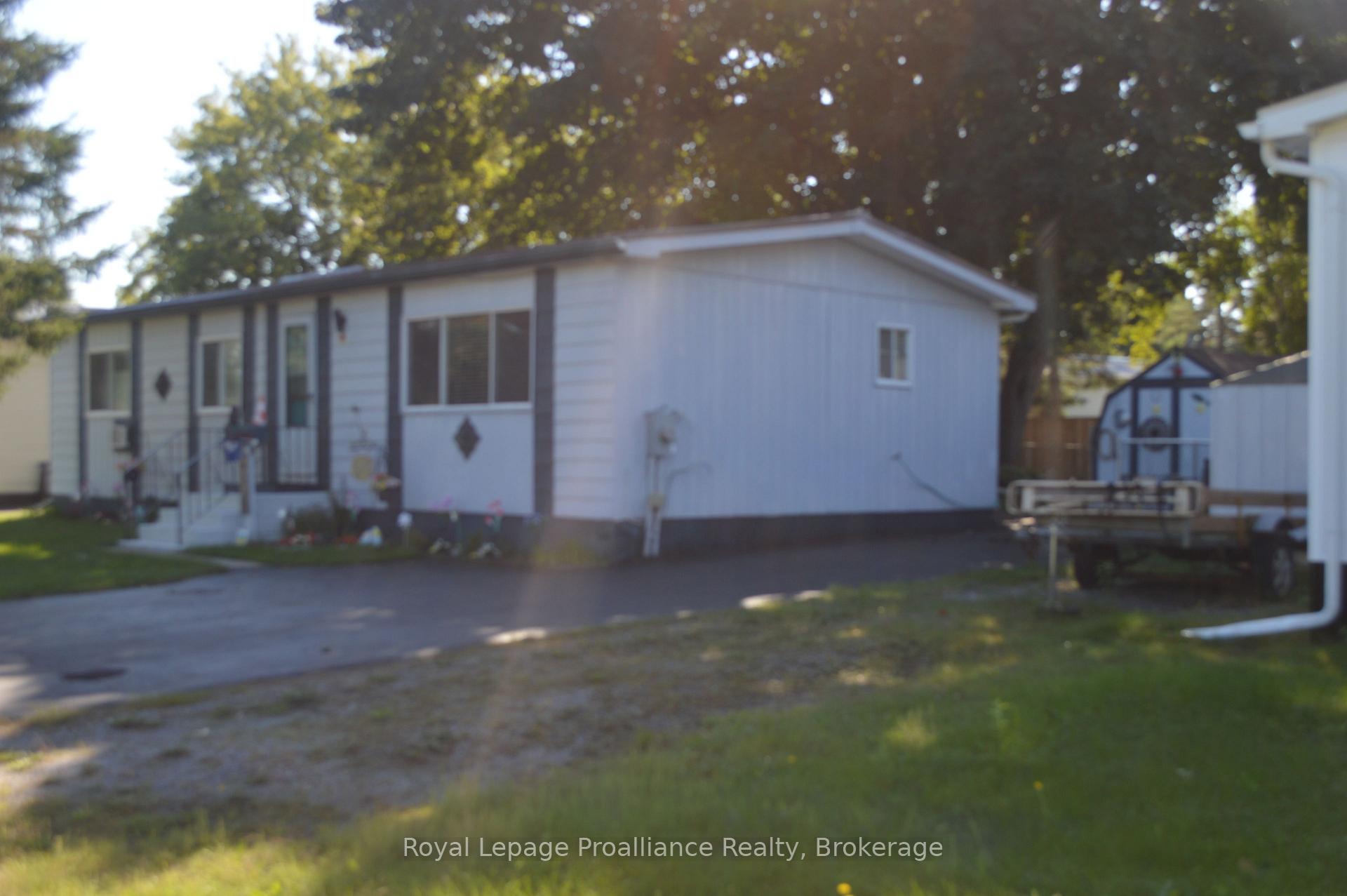 Photo 2 of 17 Warbler Lane, Quinte West, Sidney Ward — HOMEH