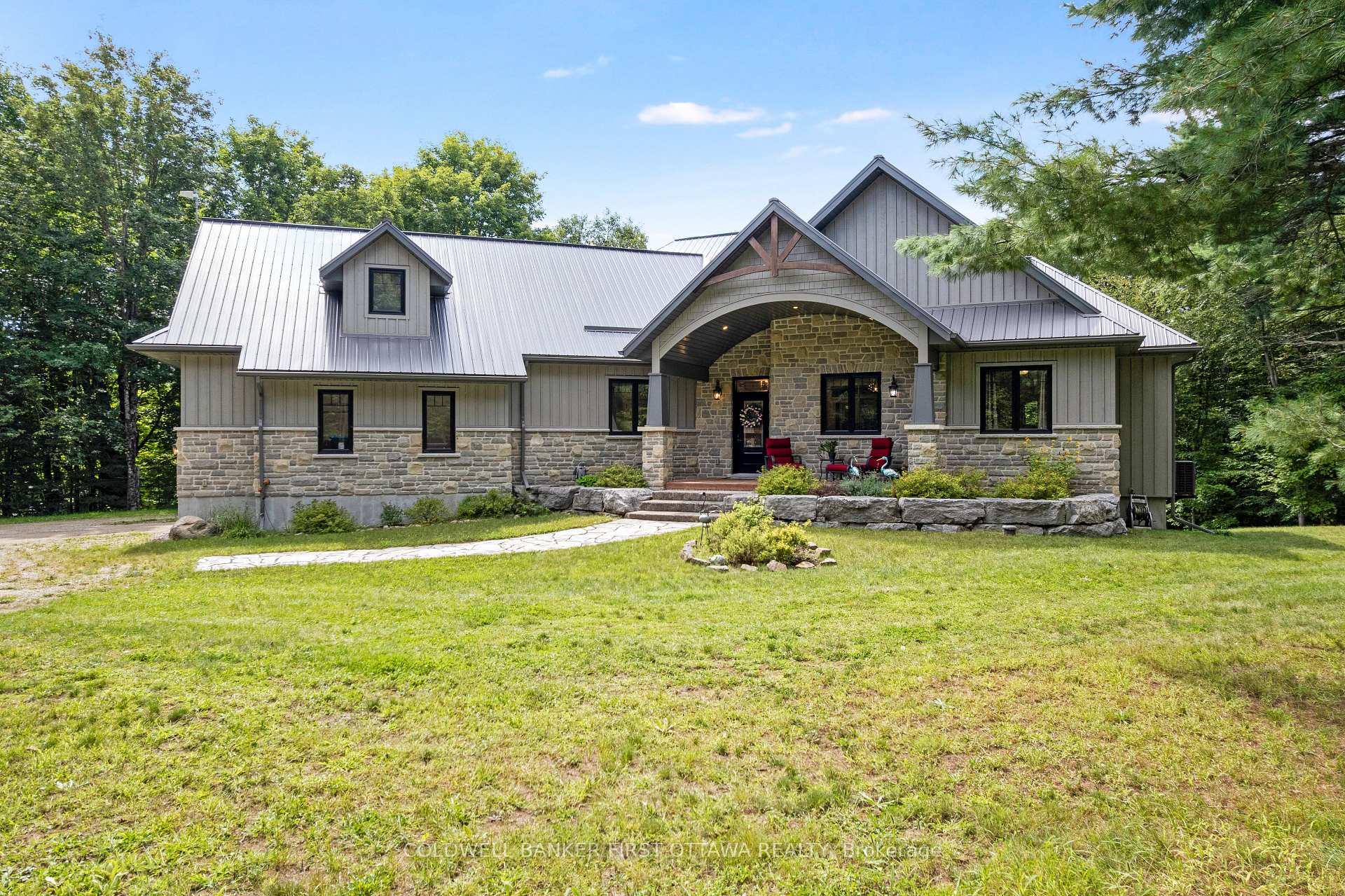 Front of 944 McLaren Road