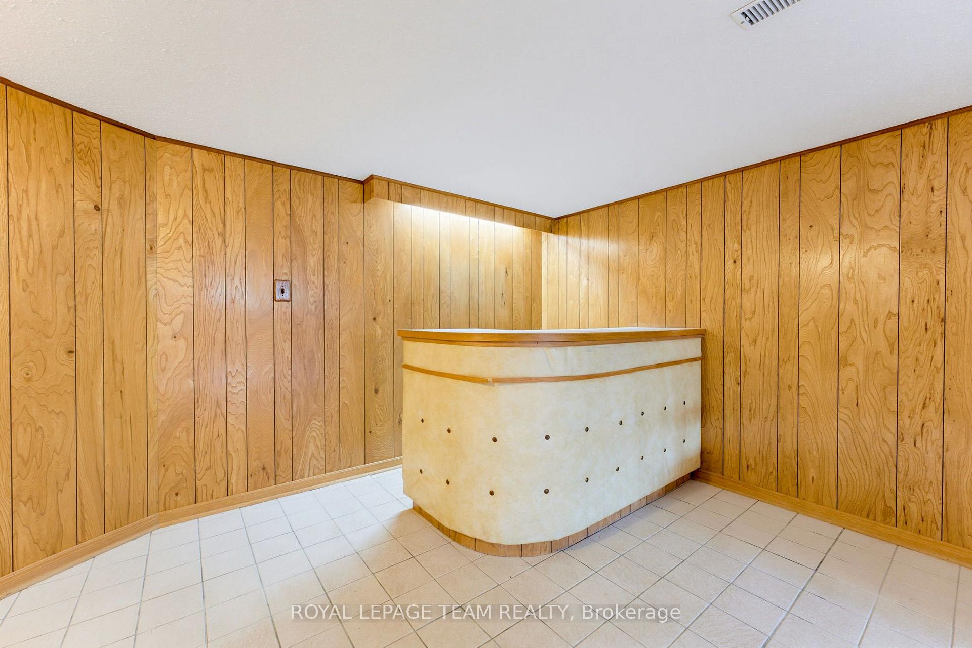 Photo 22 of 115 Beaver Ridge, Ottawa, City View/Skyline/Fisher Heights/Parkwood Hills — HOMEH