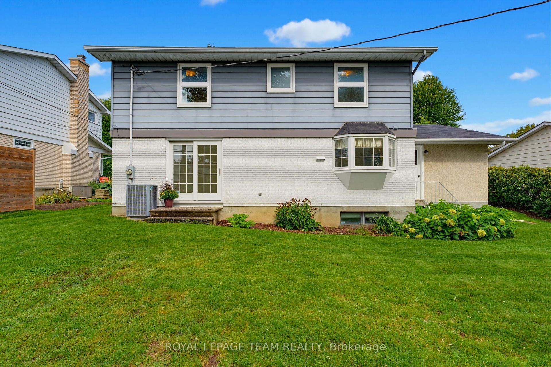 Photo 26 of 115 Beaver Ridge, Ottawa, City View/Skyline/Fisher Heights/Parkwood Hills — HOMEH