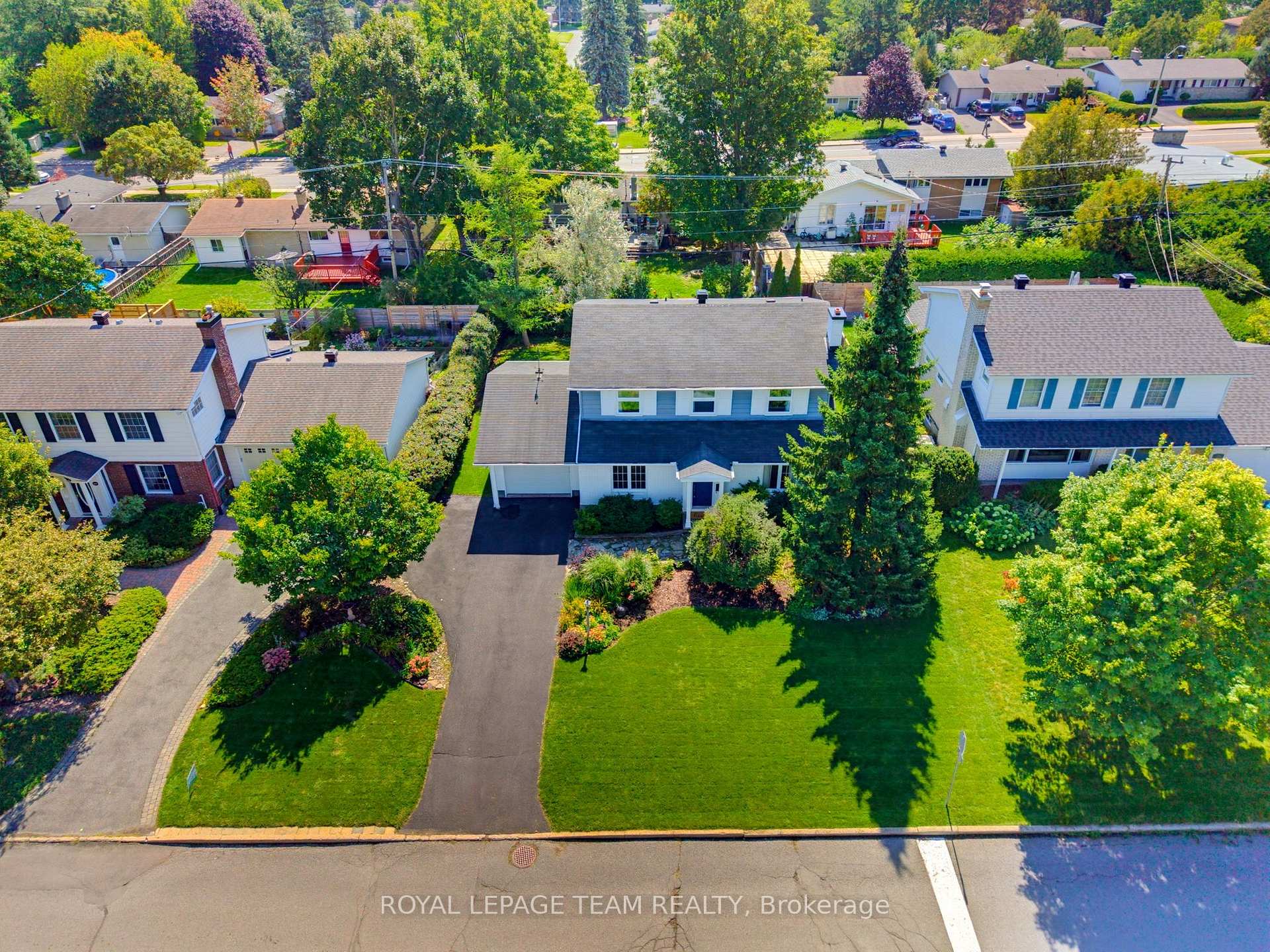 Photo 28 of 115 Beaver Ridge, Ottawa, City View/Skyline/Fisher Heights/Parkwood Hills — HOMEH