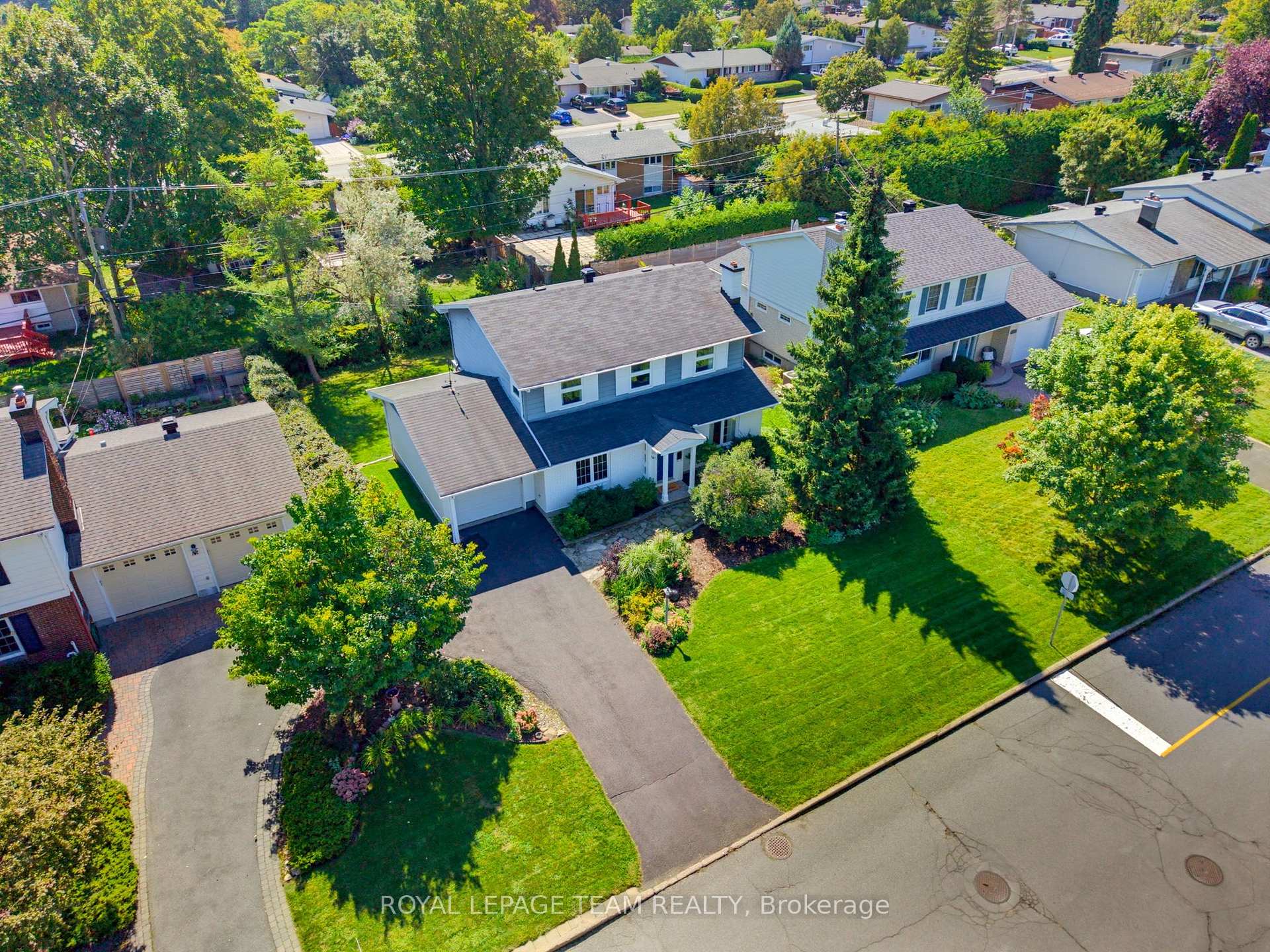Photo 29 of 115 Beaver Ridge, Ottawa, City View/Skyline/Fisher Heights/Parkwood Hills — HOMEH