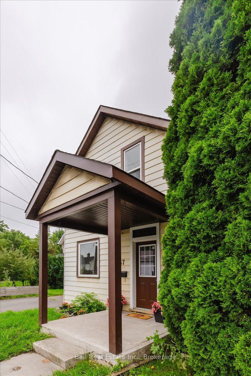 Photo 2 of 47 Park Street S, Peterborough, Town Ward 3 — HOMEH