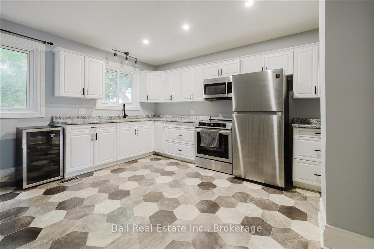 Photo 10 of 47 Park Street S, Peterborough, Town Ward 3 — HOMEH