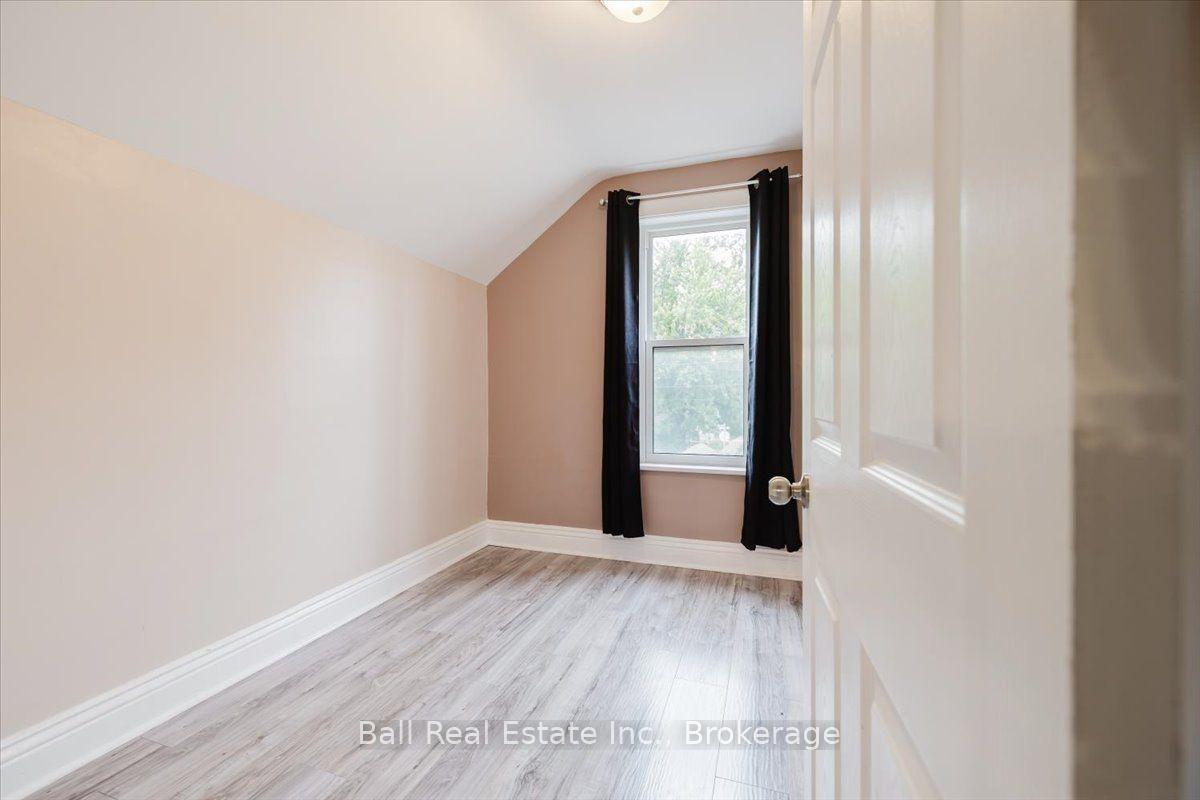Photo 20 of 47 Park Street S, Peterborough, Town Ward 3 — HOMEH