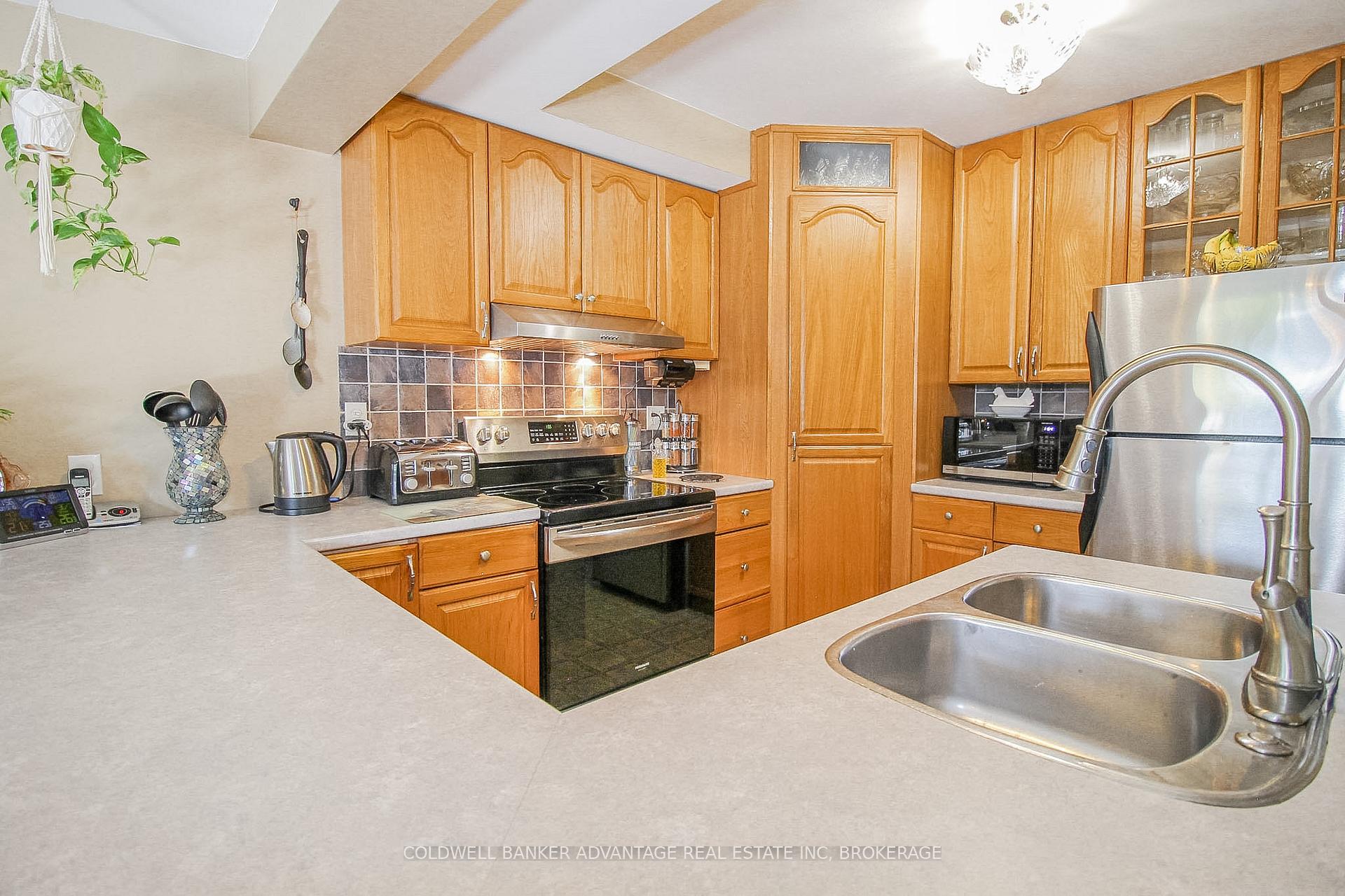Photo 8 of 43 Gram Avenue, Welland, N. Welland — HOMEH