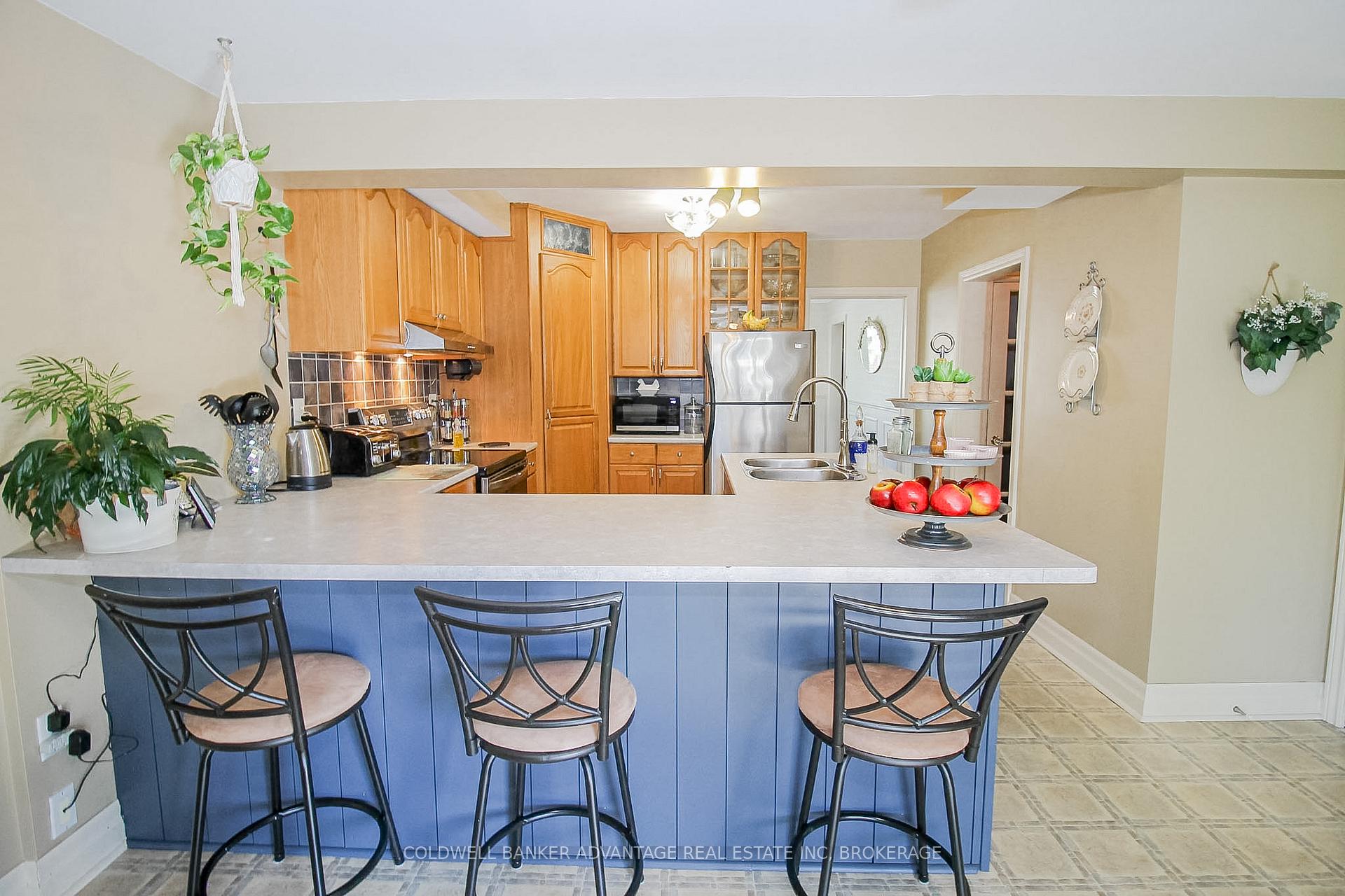 Photo 10 of 43 Gram Avenue, Welland, N. Welland — HOMEH