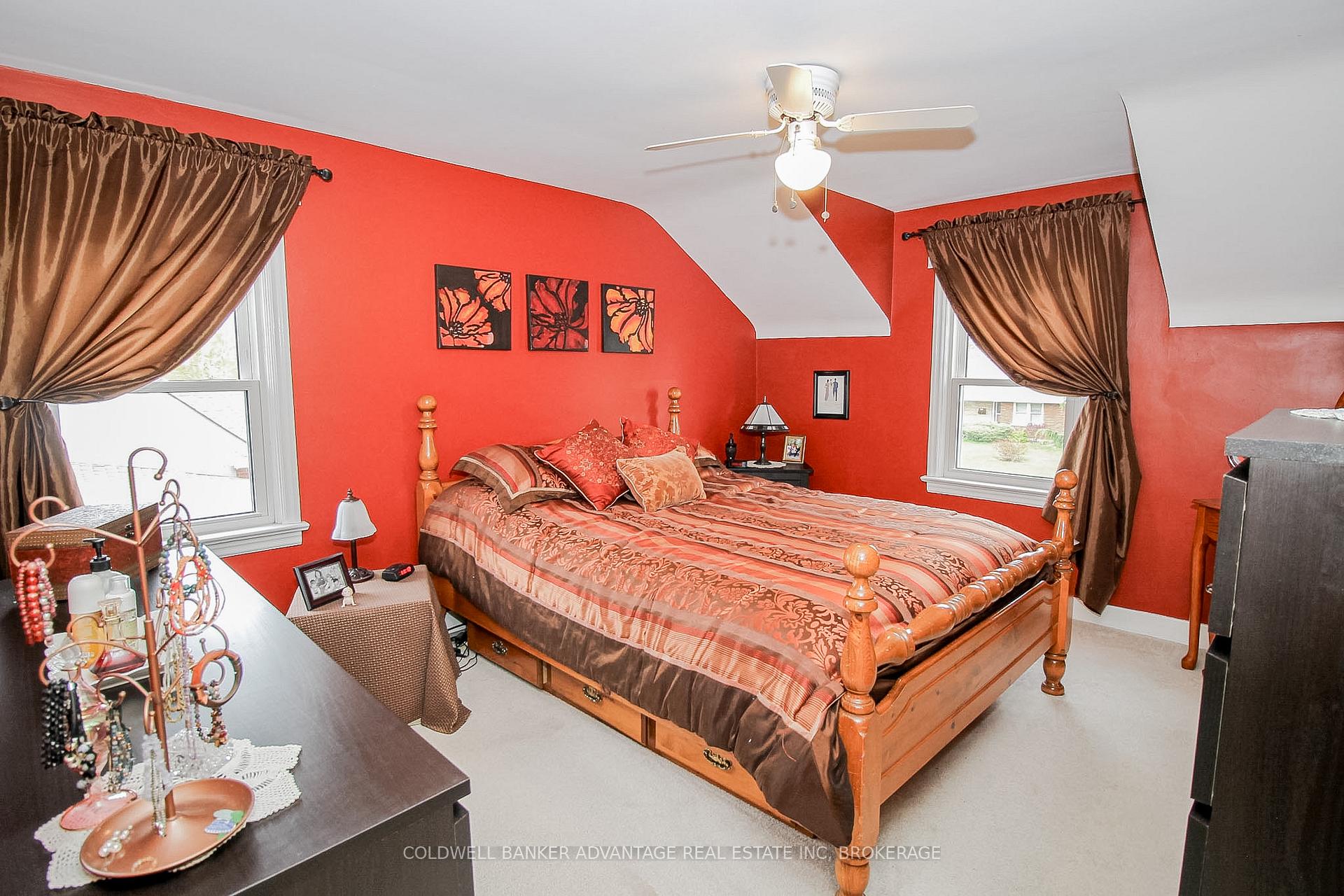 Photo 19 of 43 Gram Avenue, Welland, N. Welland — HOMEH