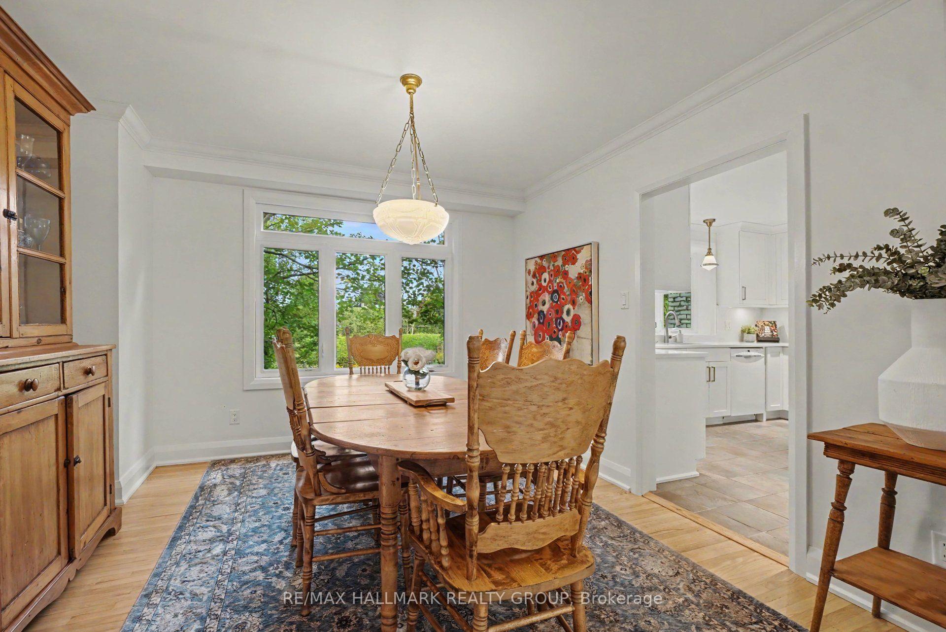 Photo 5 of 21 Cremona Crescent, Ottawa, Manordale — HOMEH