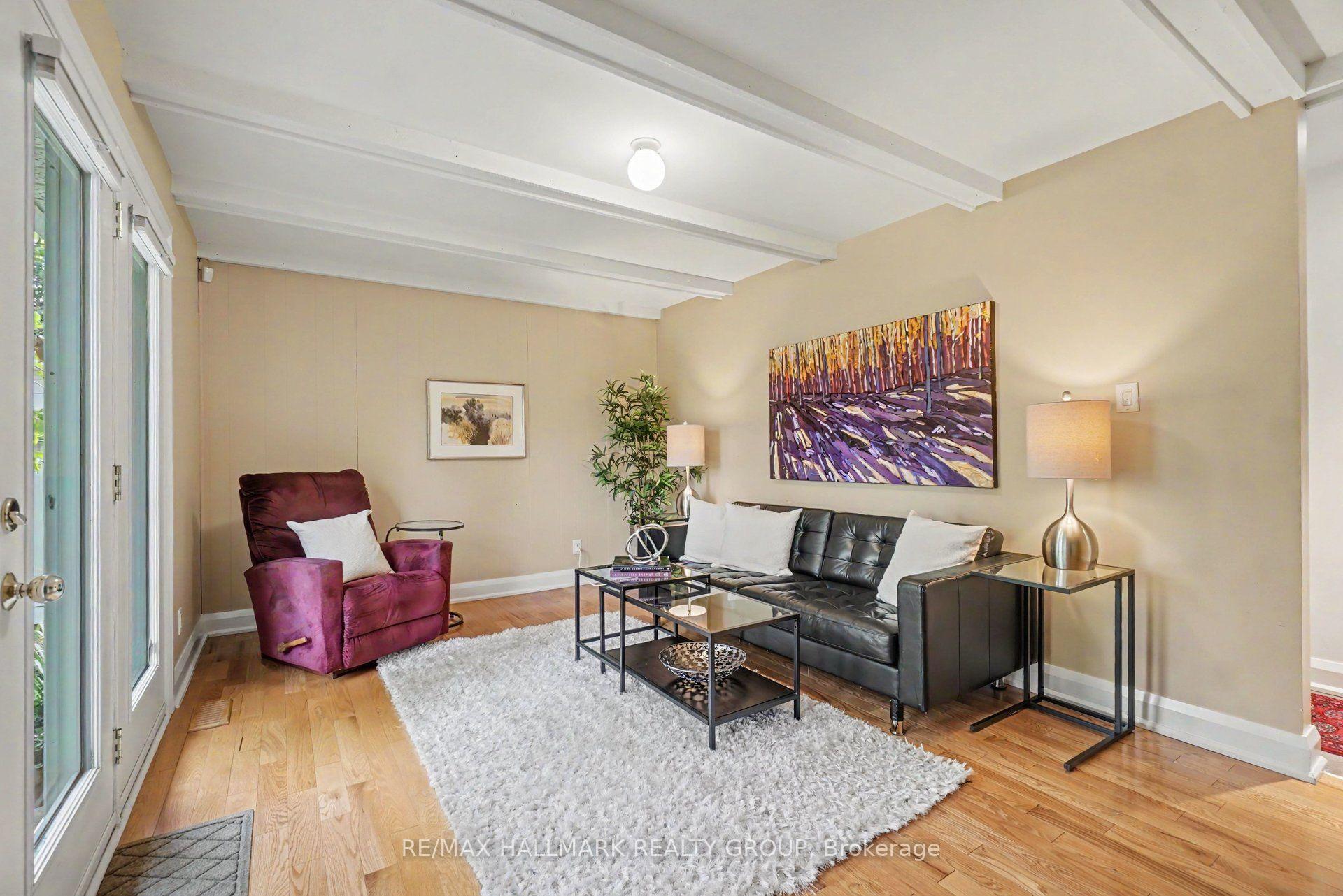 Photo 11 of 21 Cremona Crescent, Ottawa, Manordale — HOMEH