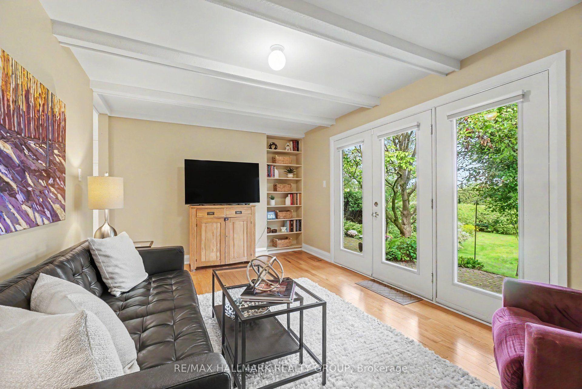 Photo 12 of 21 Cremona Crescent, Ottawa, Manordale — HOMEH