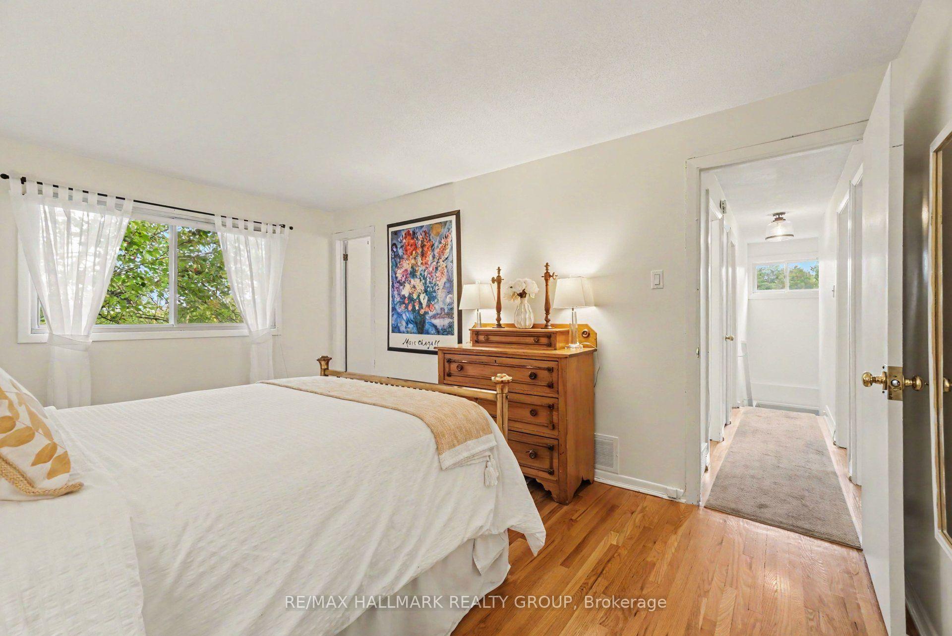 Photo 15 of 21 Cremona Crescent, Ottawa, Manordale — HOMEH