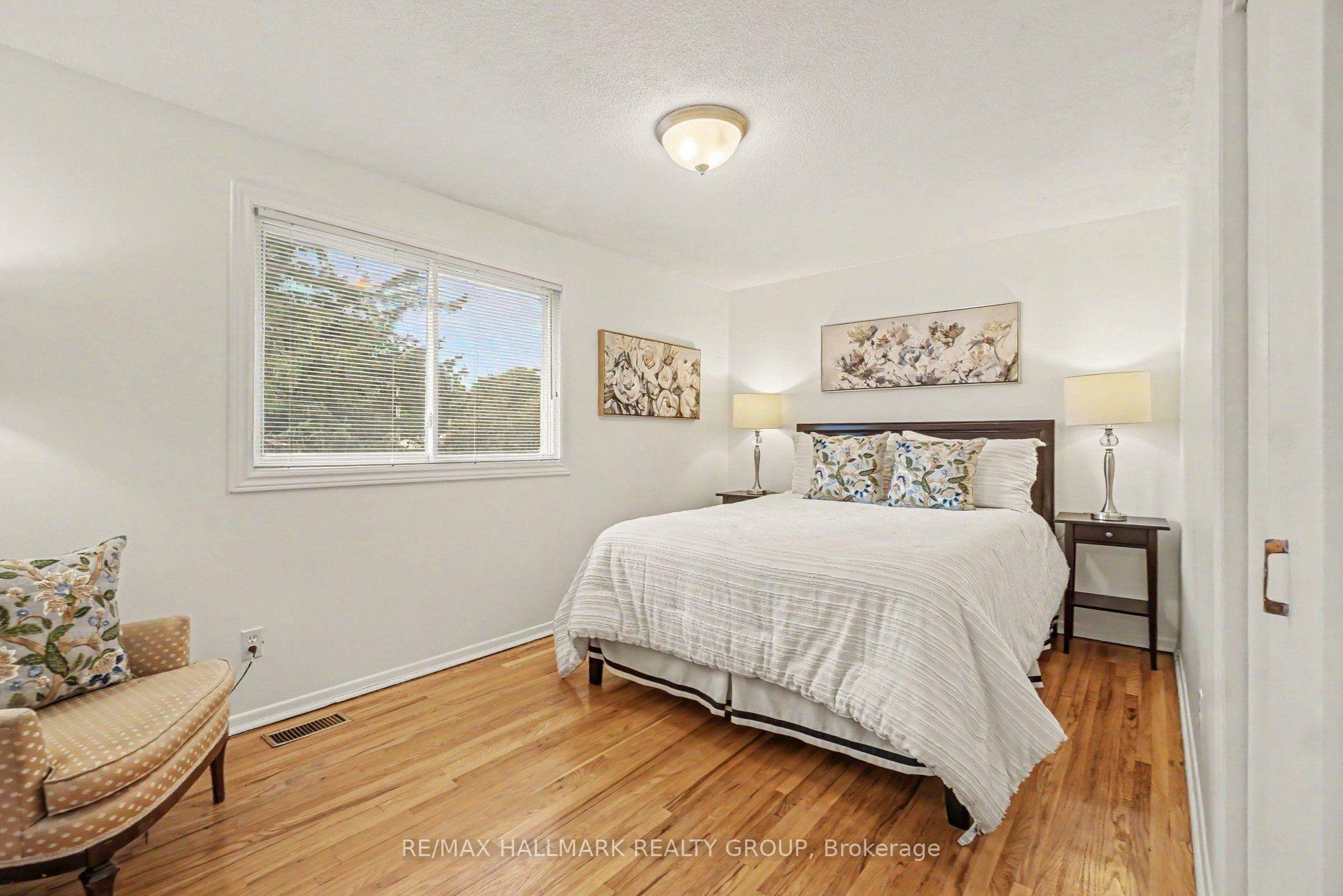 Photo 17 of 21 Cremona Crescent, Ottawa, Manordale — HOMEH
