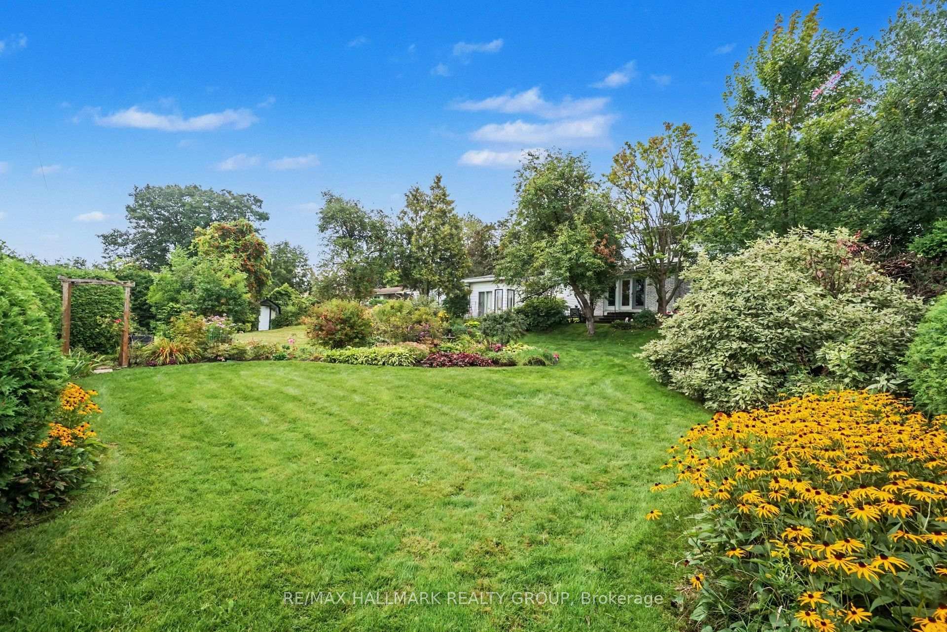 Photo 27 of 21 Cremona Crescent, Ottawa, Manordale — HOMEH